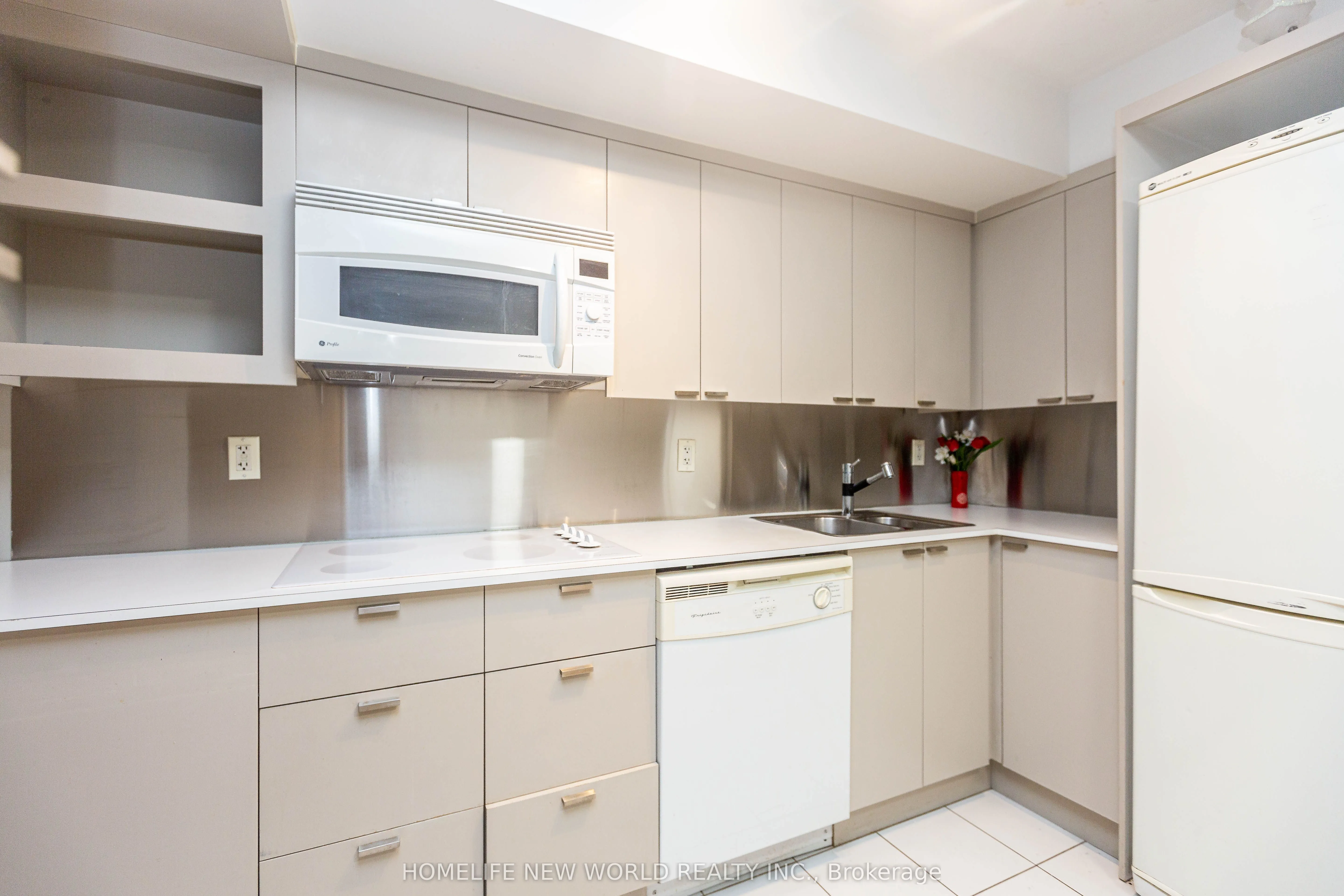 111 Elizabeth Street, #951