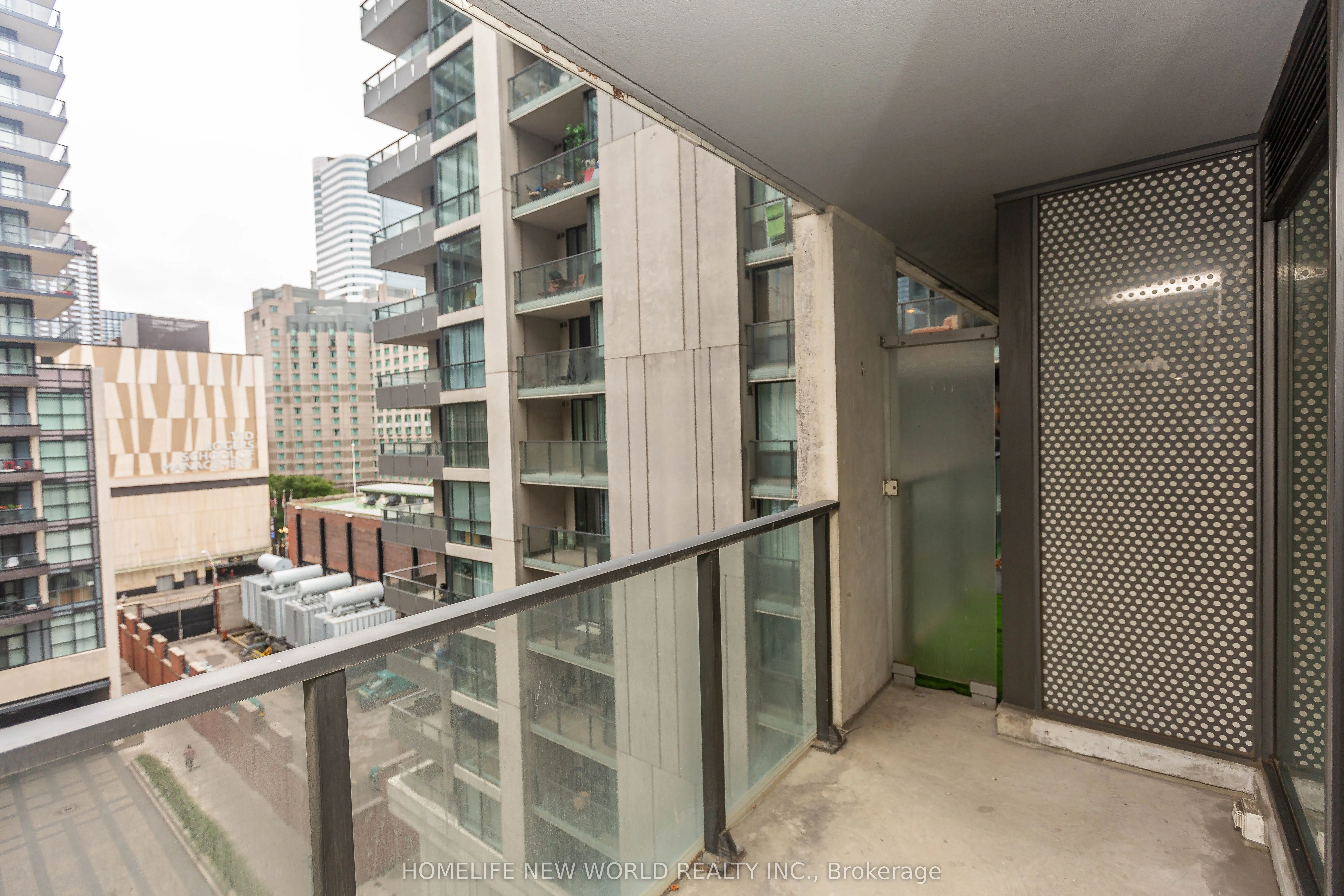 111 Elizabeth Street, #951