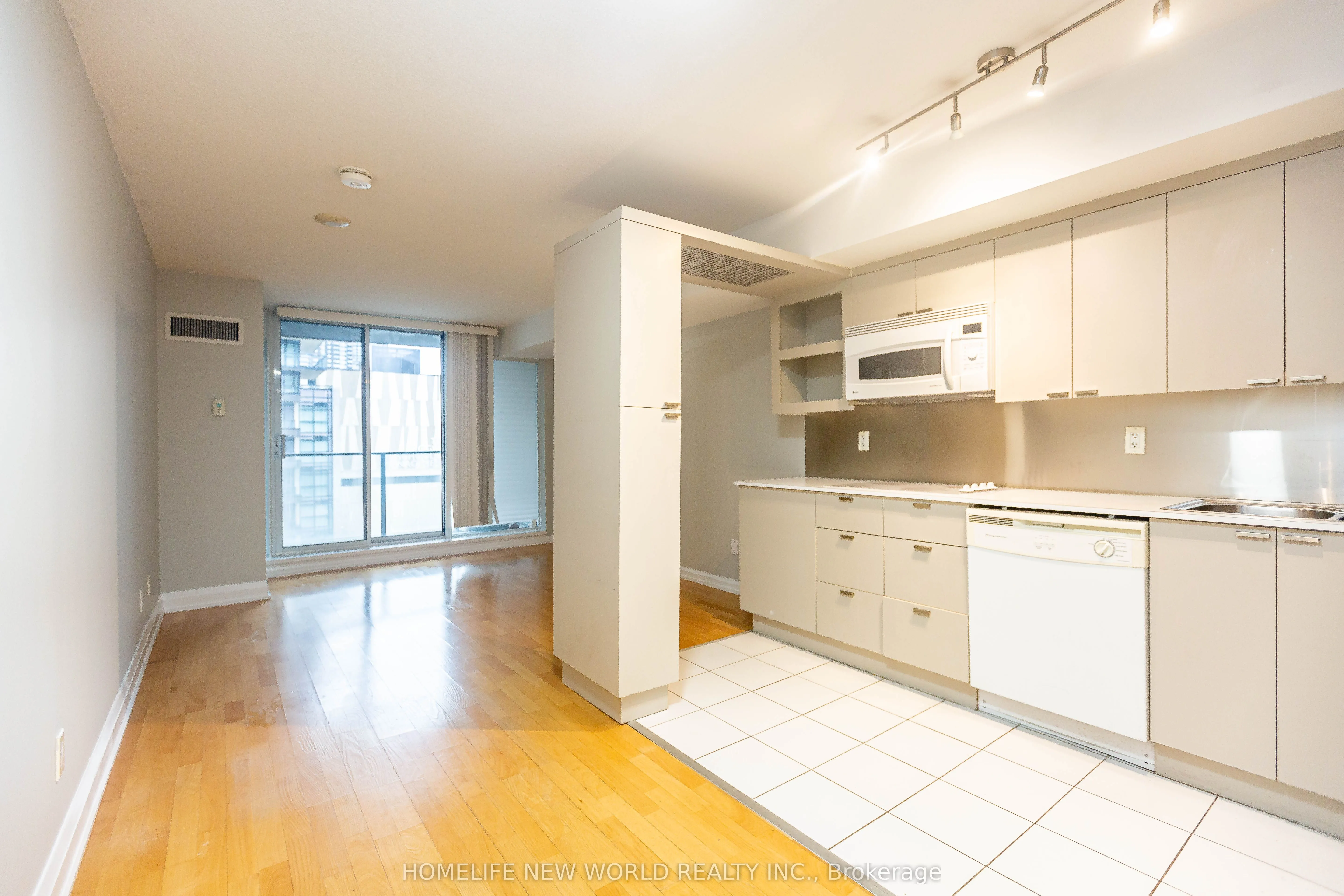 111 Elizabeth Street, #951