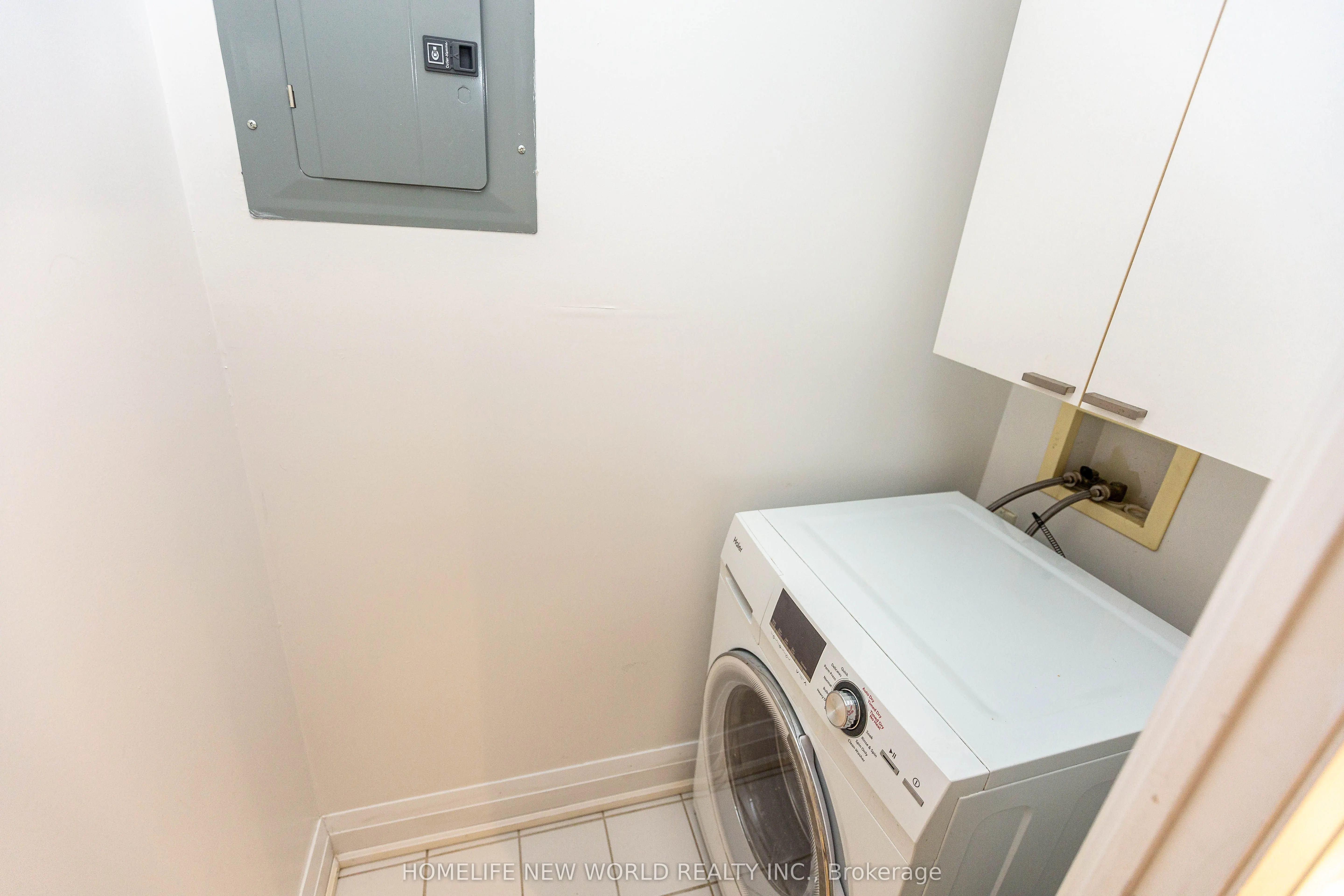 111 Elizabeth Street, #951
