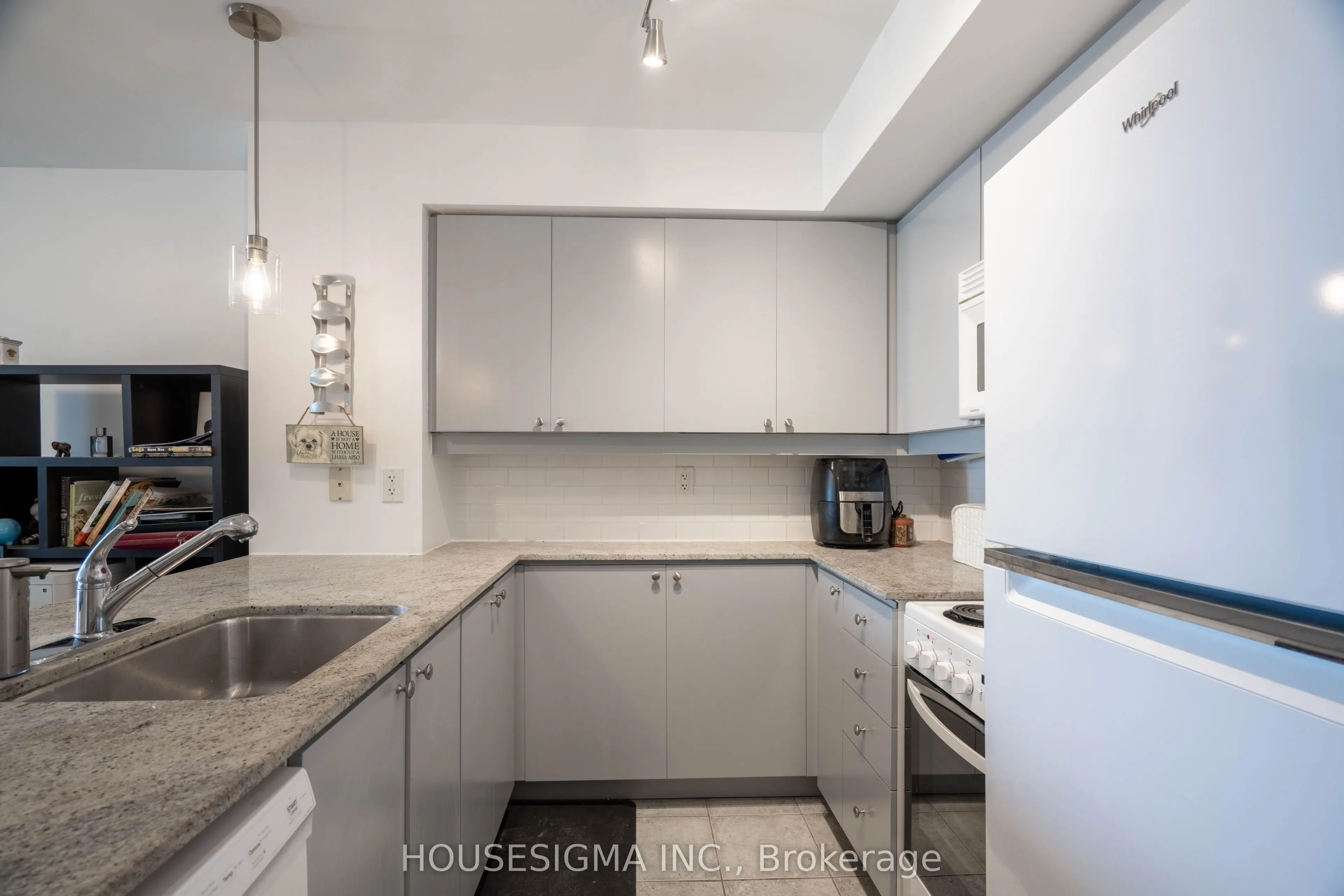50 Lynn Williams Street, #1805