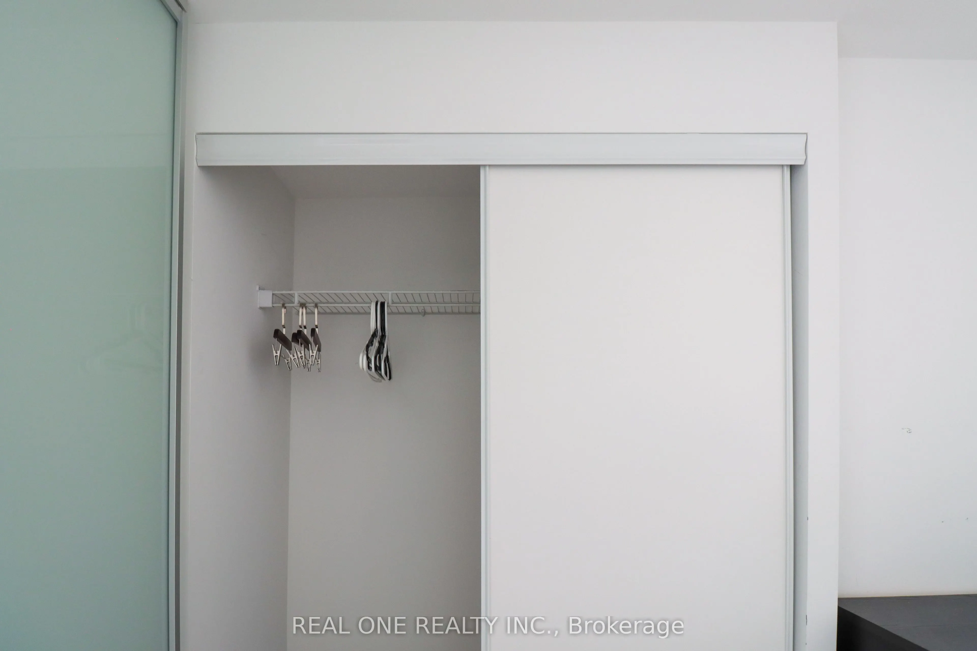 28 Wellesley Street E, #1908
