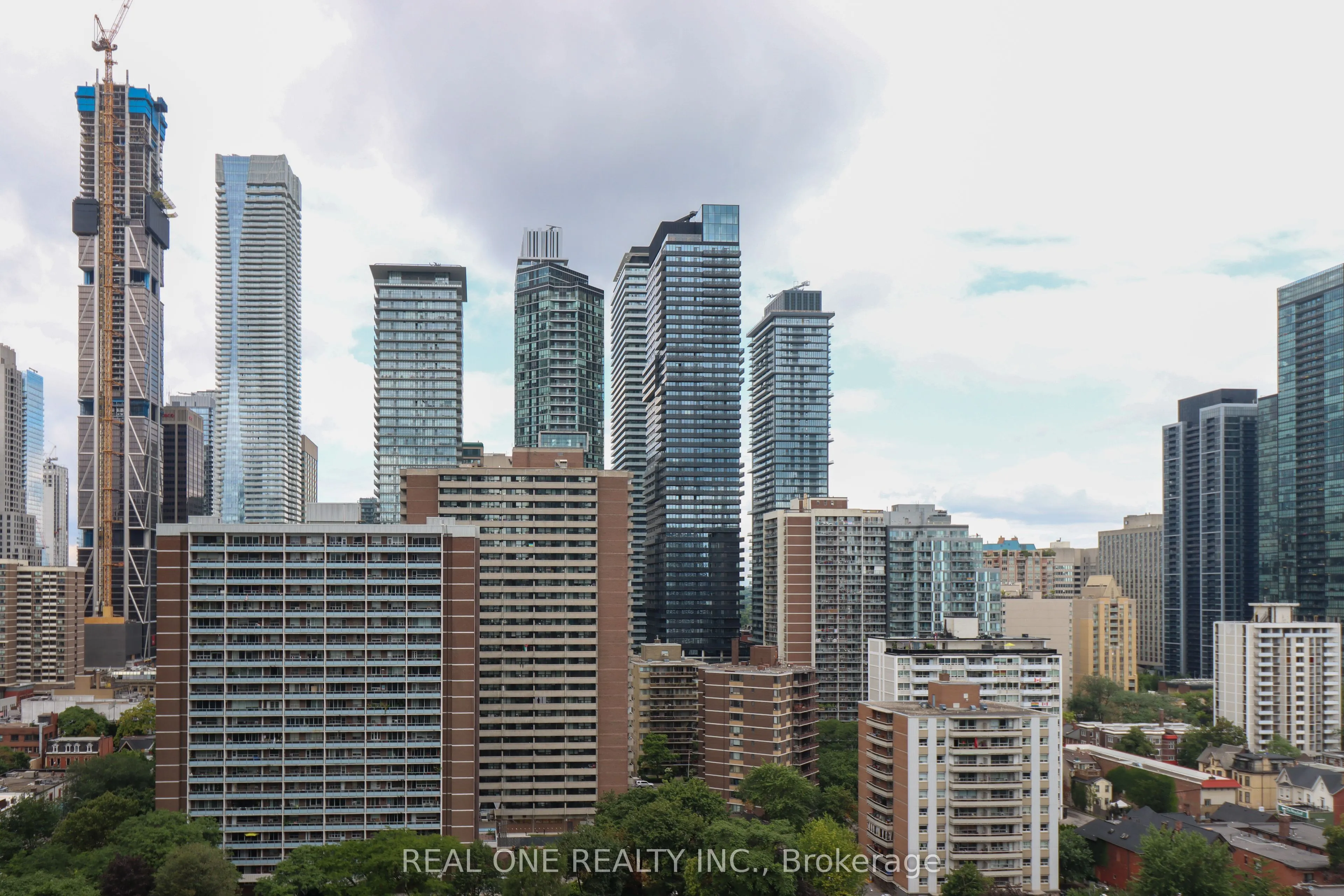 28 Wellesley Street E, #1908