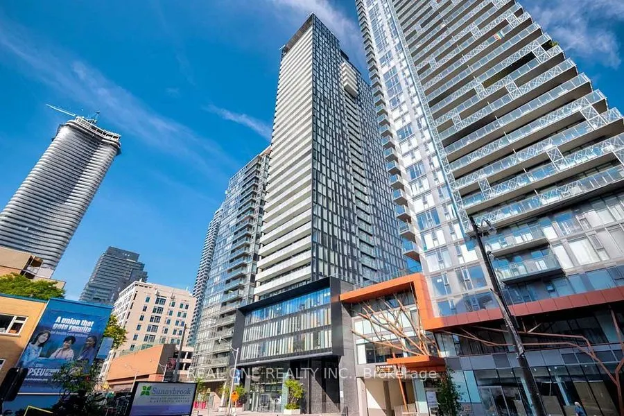 28 Wellesley Street E, #1908