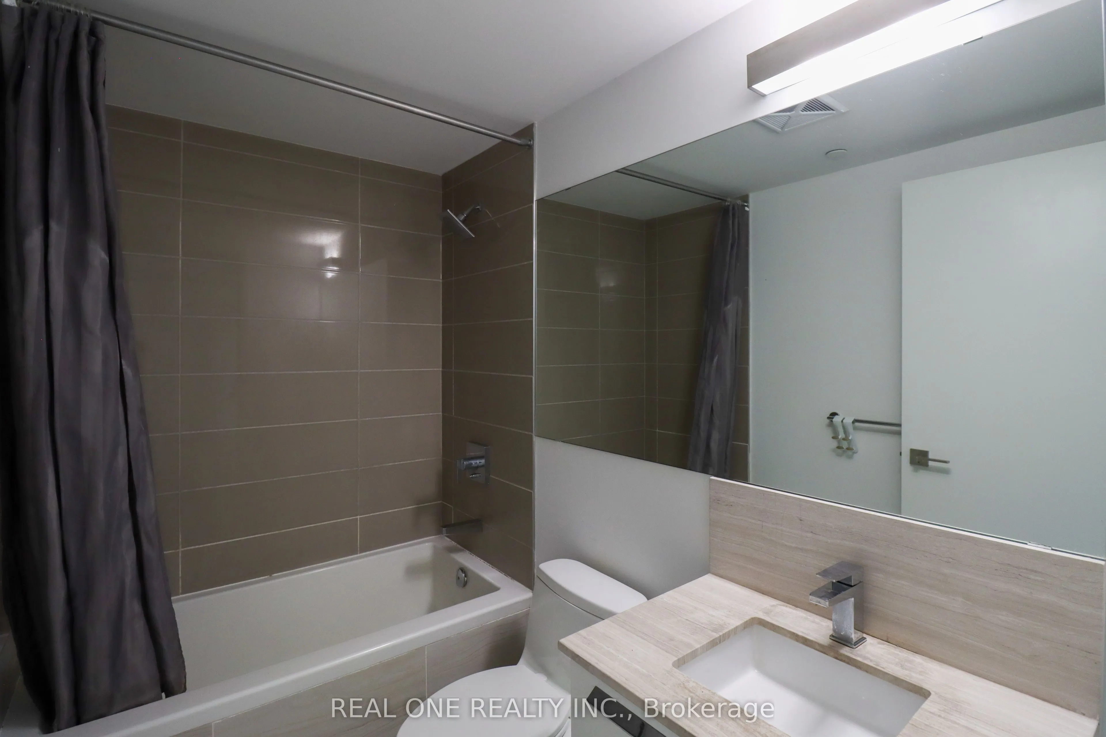28 Wellesley Street E, #1908