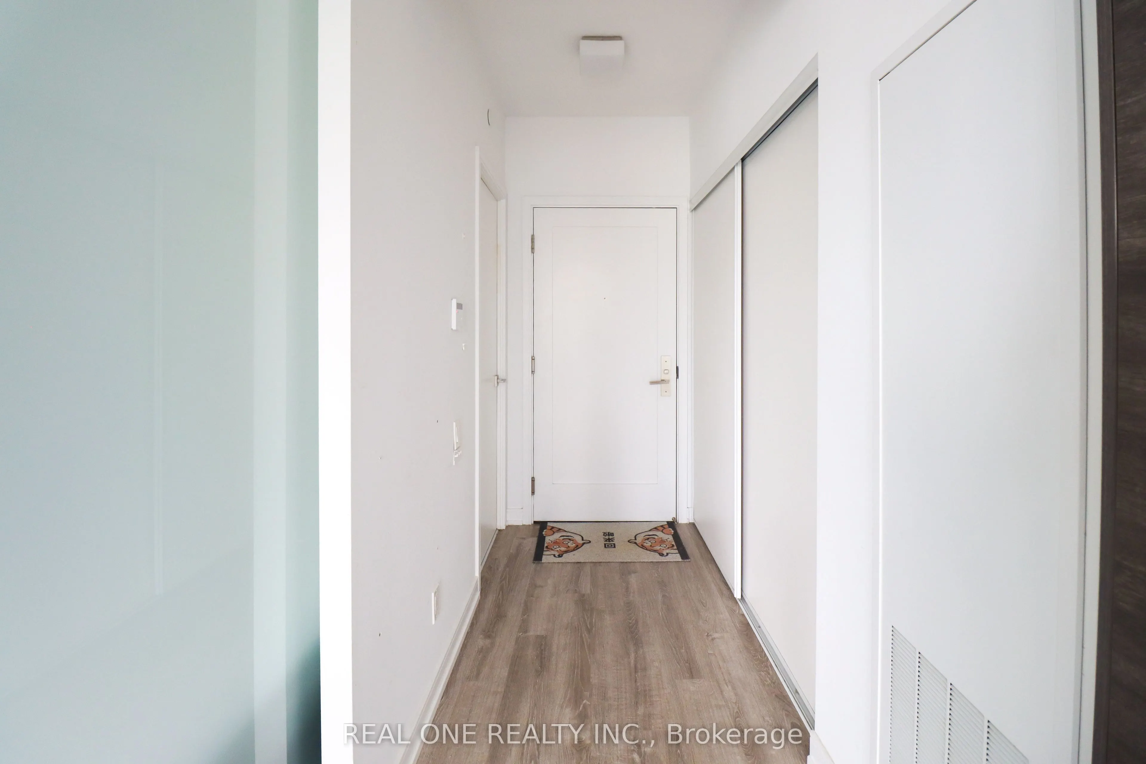 28 Wellesley Street E, #1908
