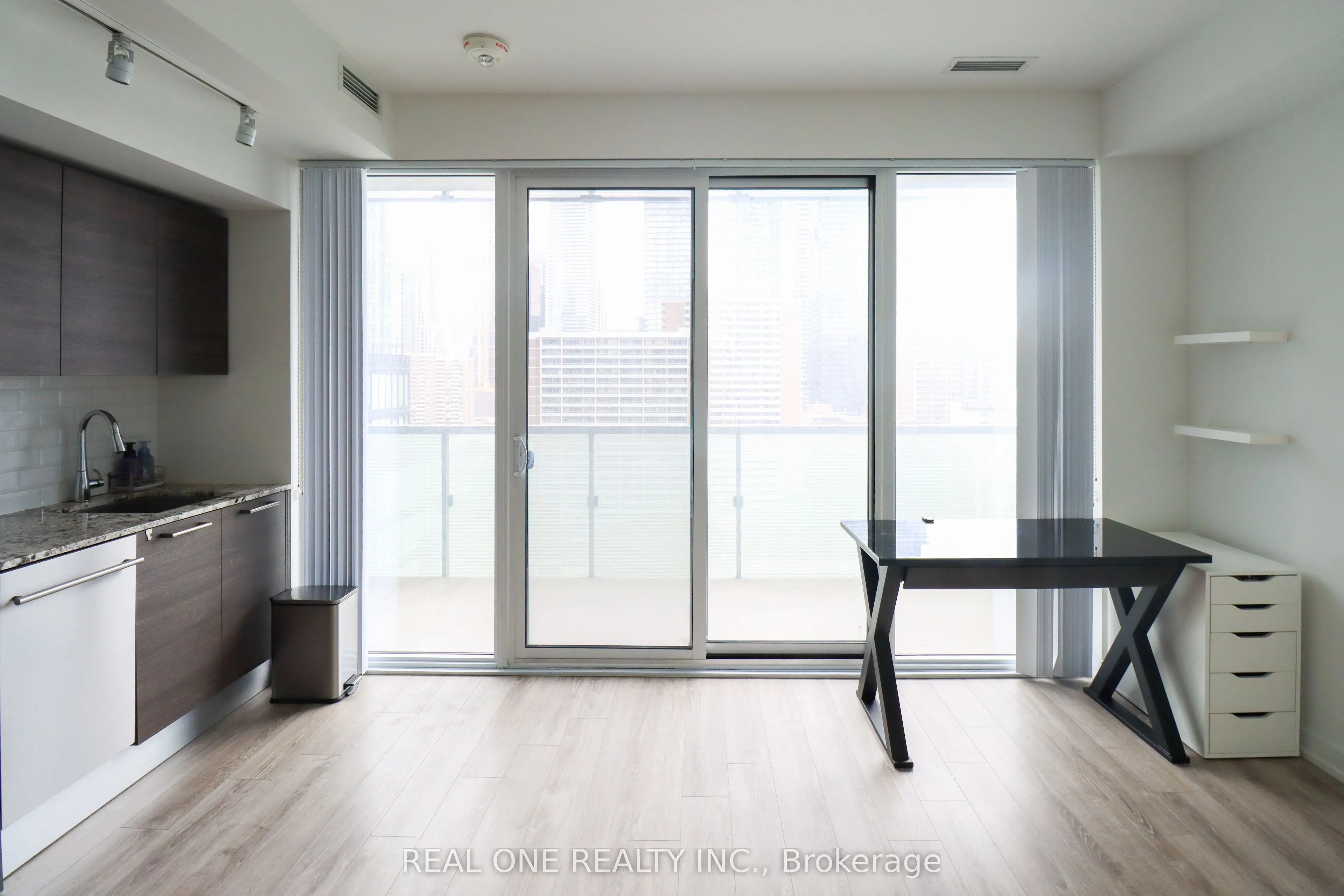 28 Wellesley Street E, #1908