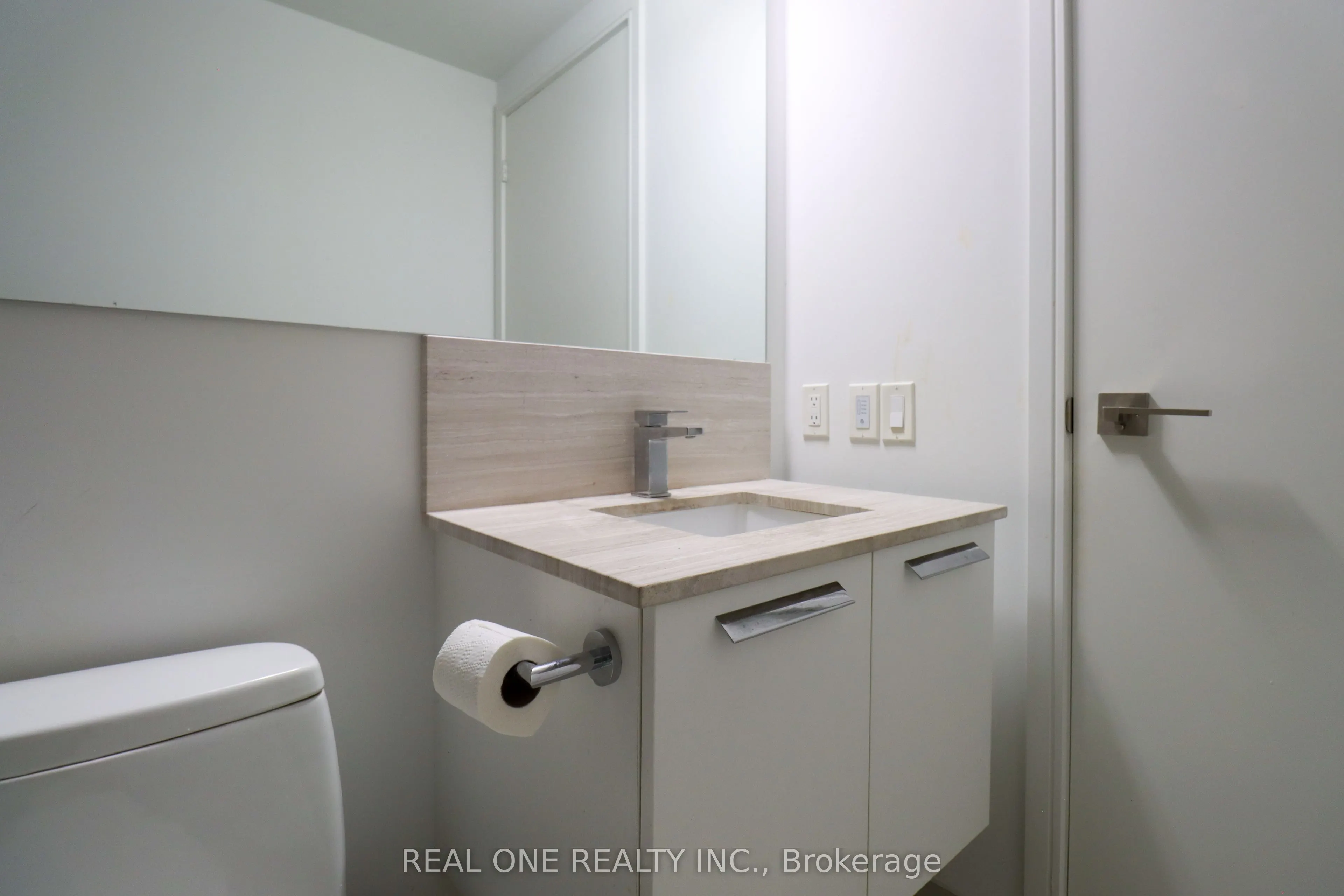 28 Wellesley Street E, #1908