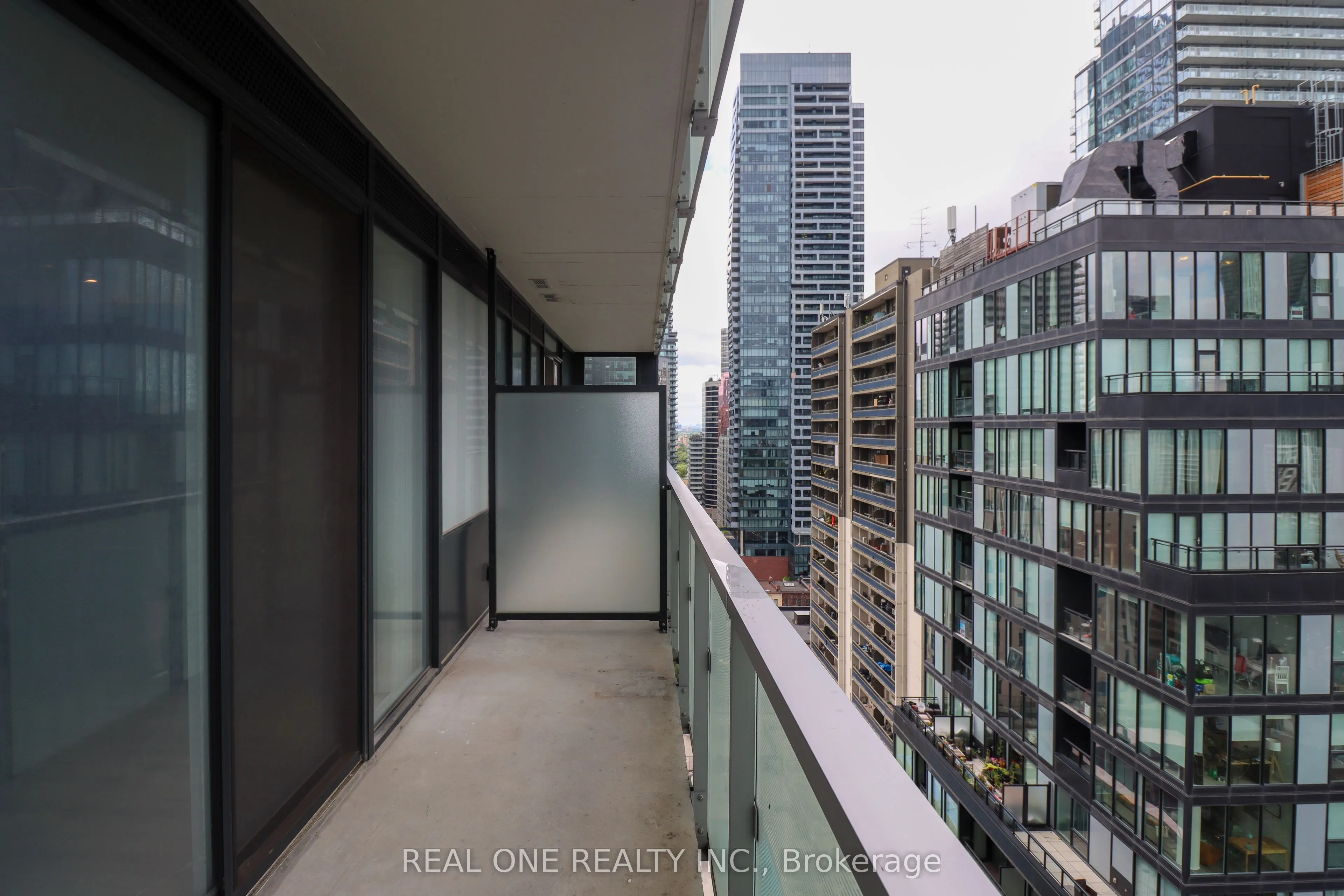28 Wellesley Street E, #1908