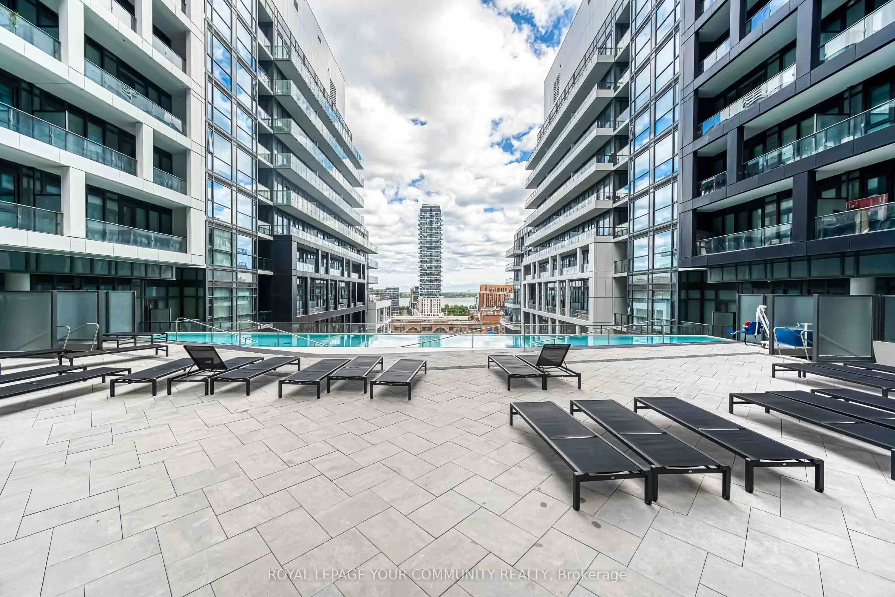 135 Lower Sherbourne Street, #2134