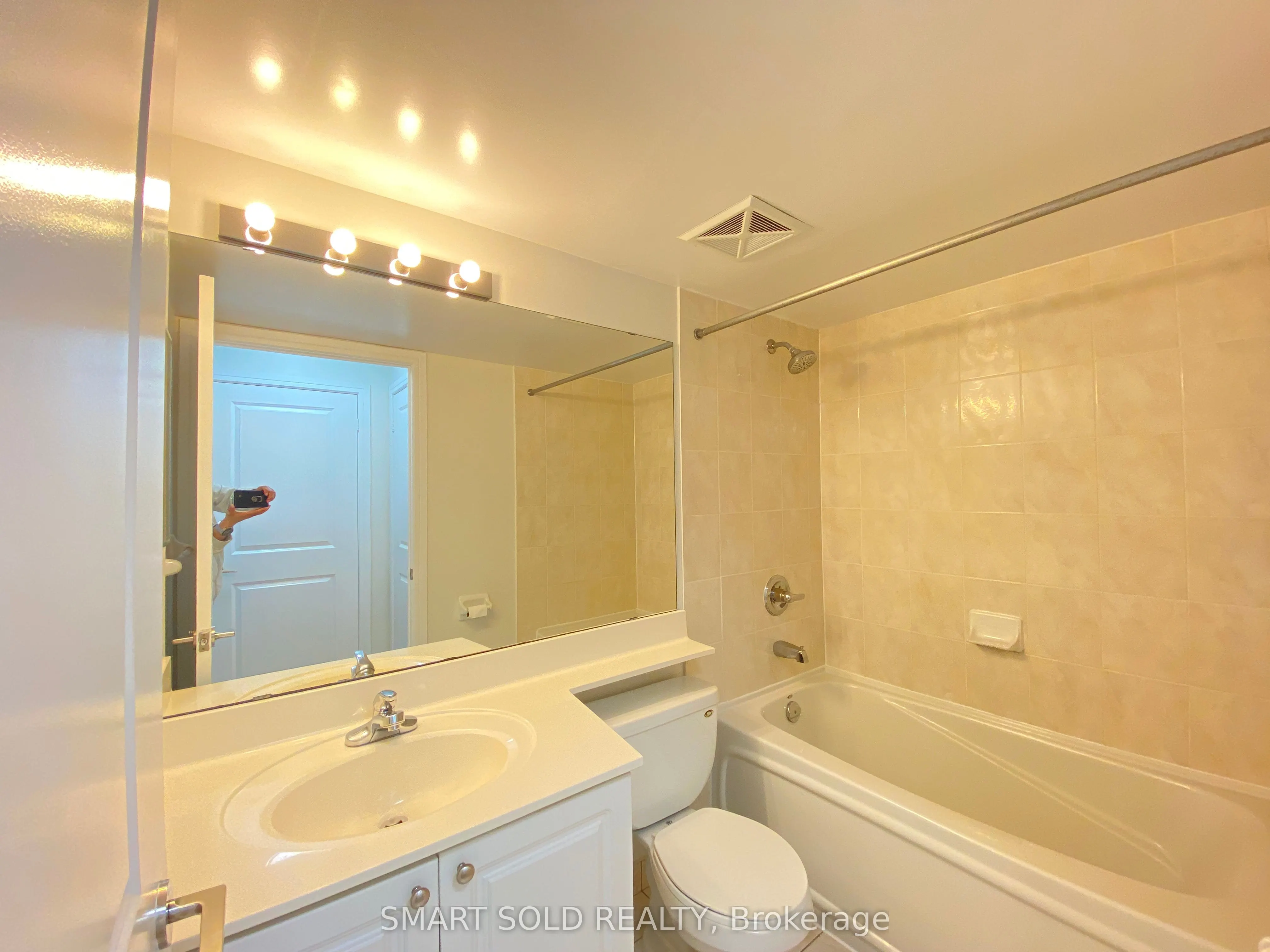 35 Bales Avenue, #309