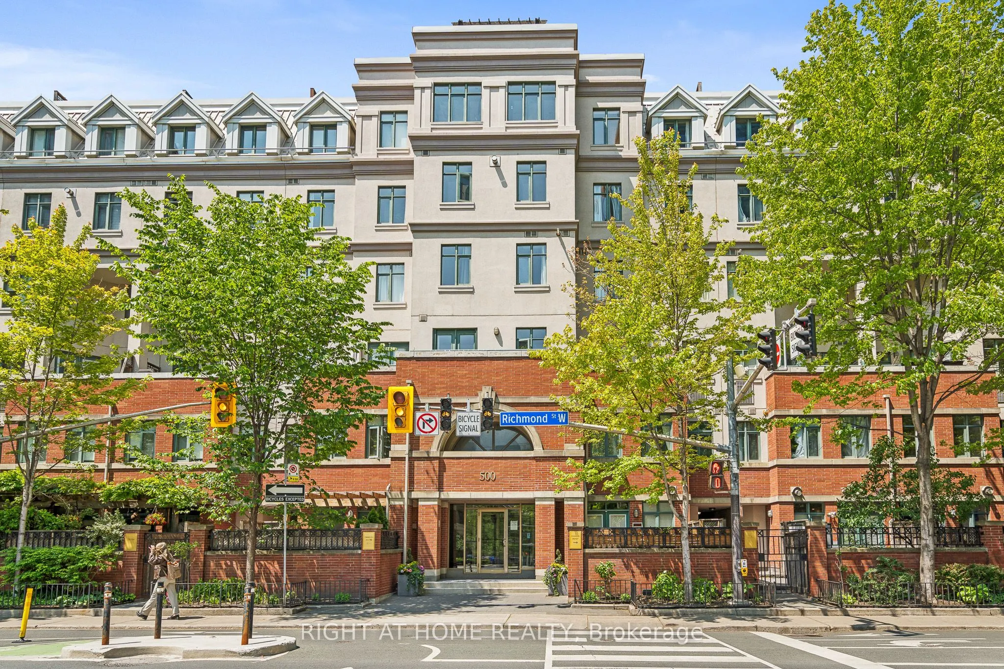 500 Richmond Street W, #118