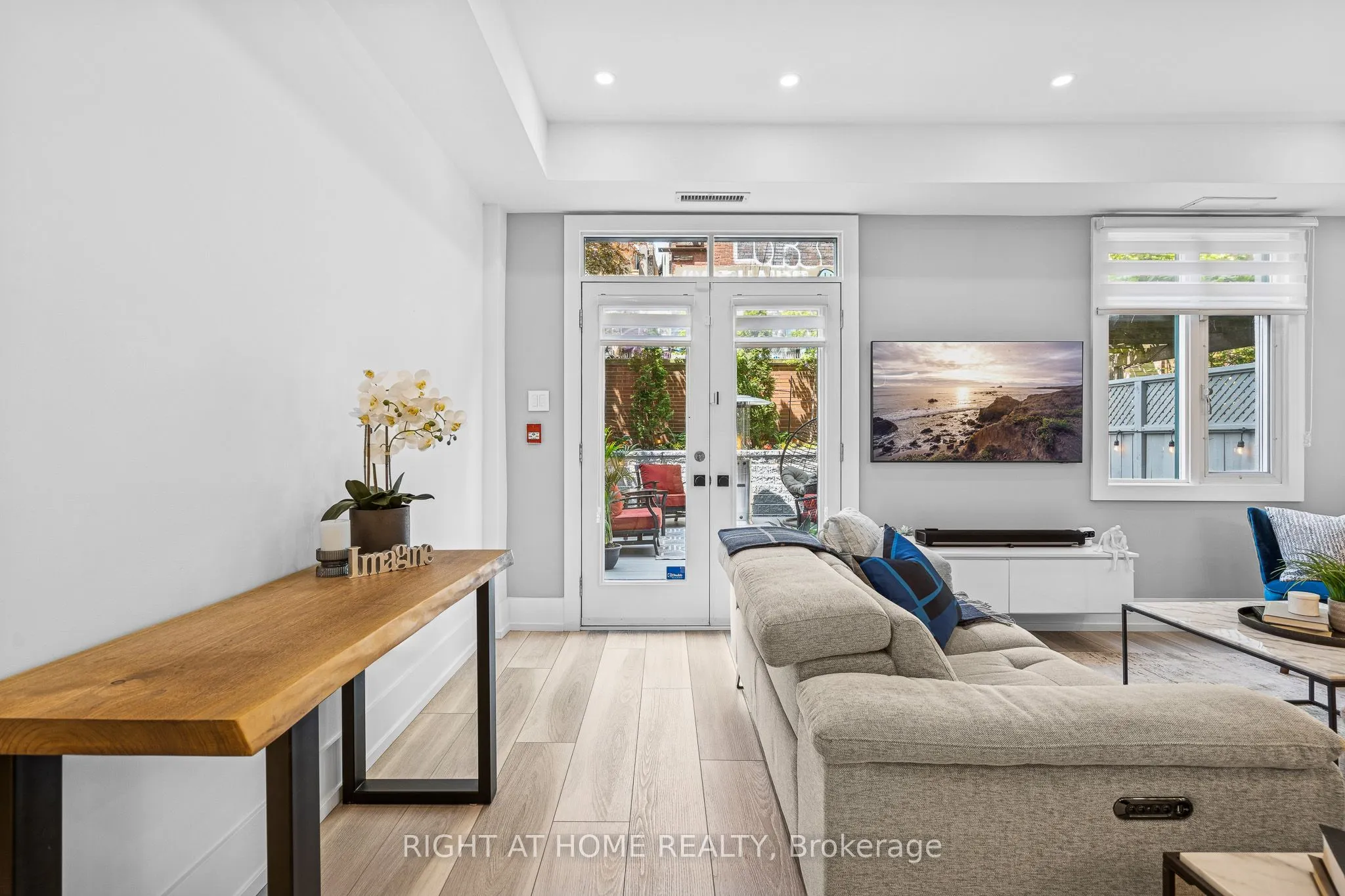 500 Richmond Street W, #118