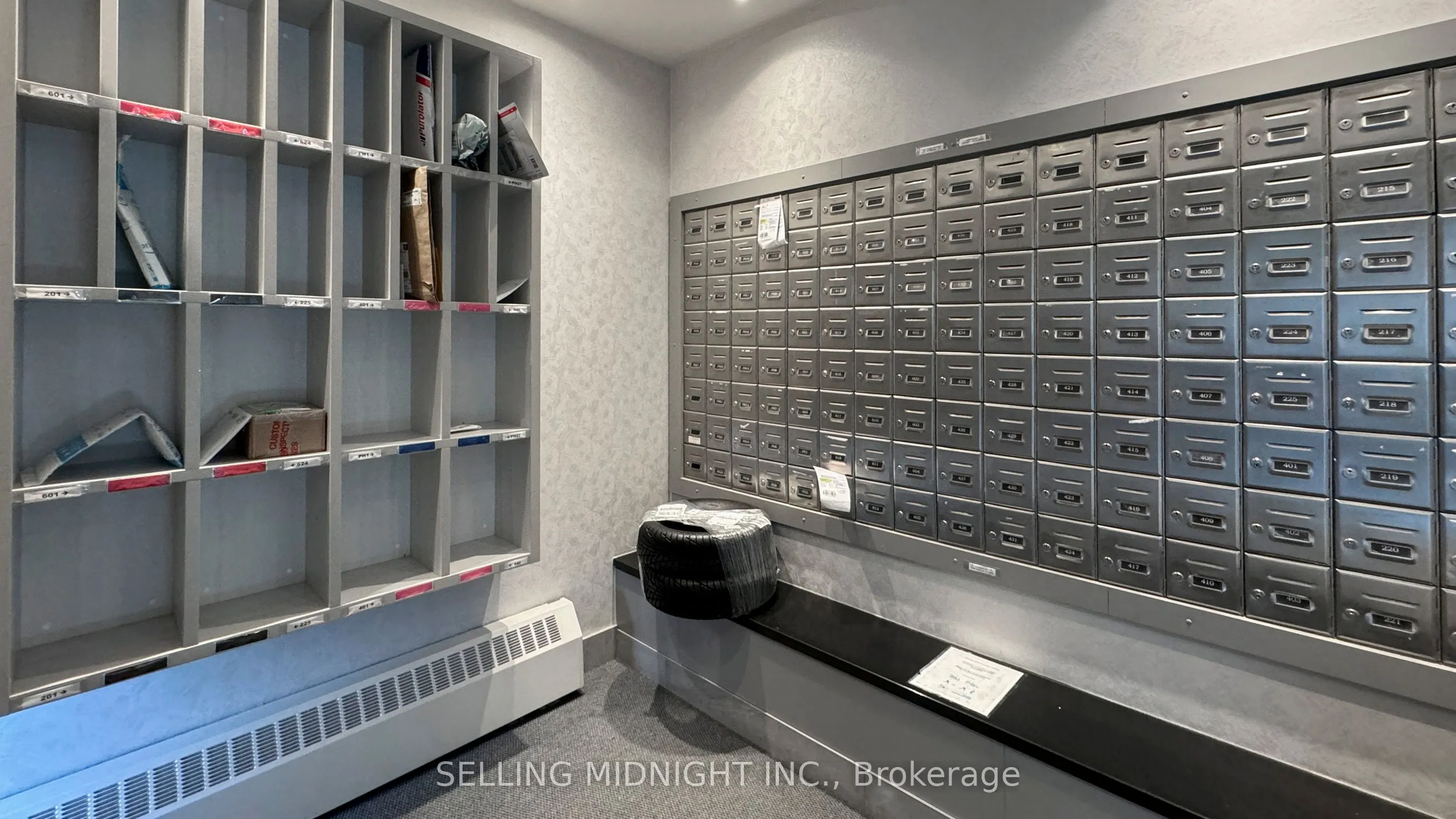 550 Front Street W, #403