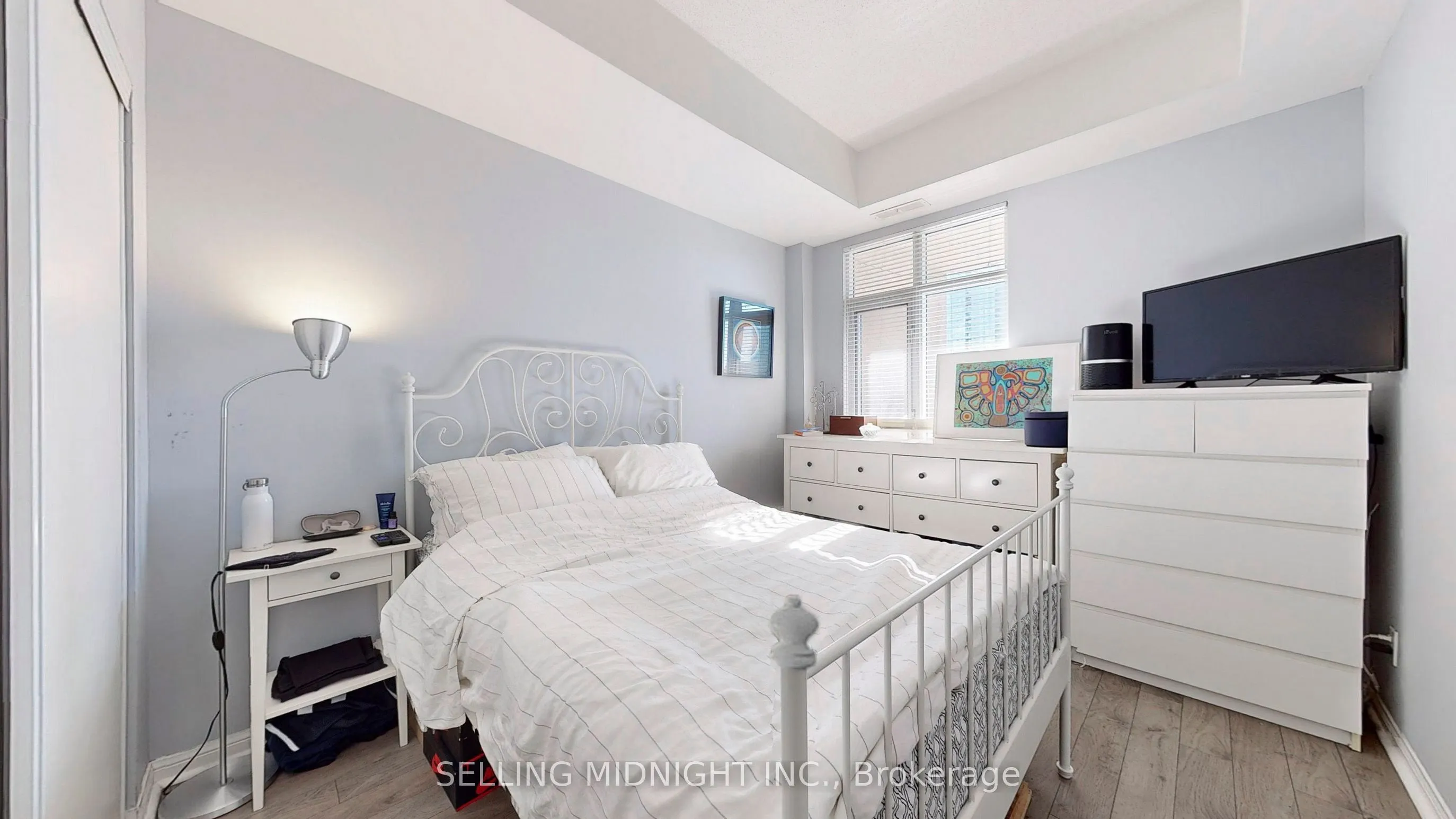 550 Front Street W, #403