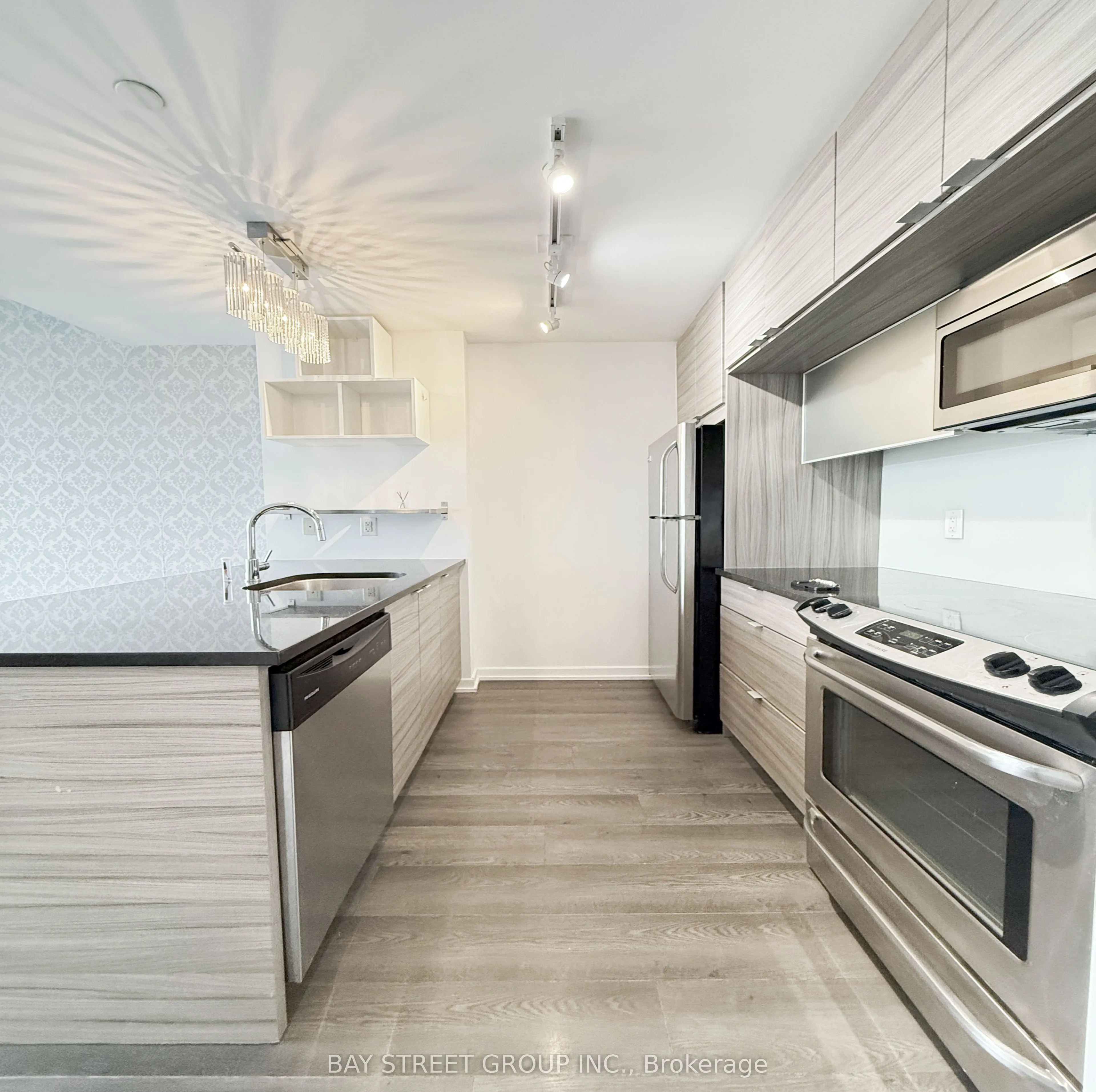 62 Forest Manor Road, #2401