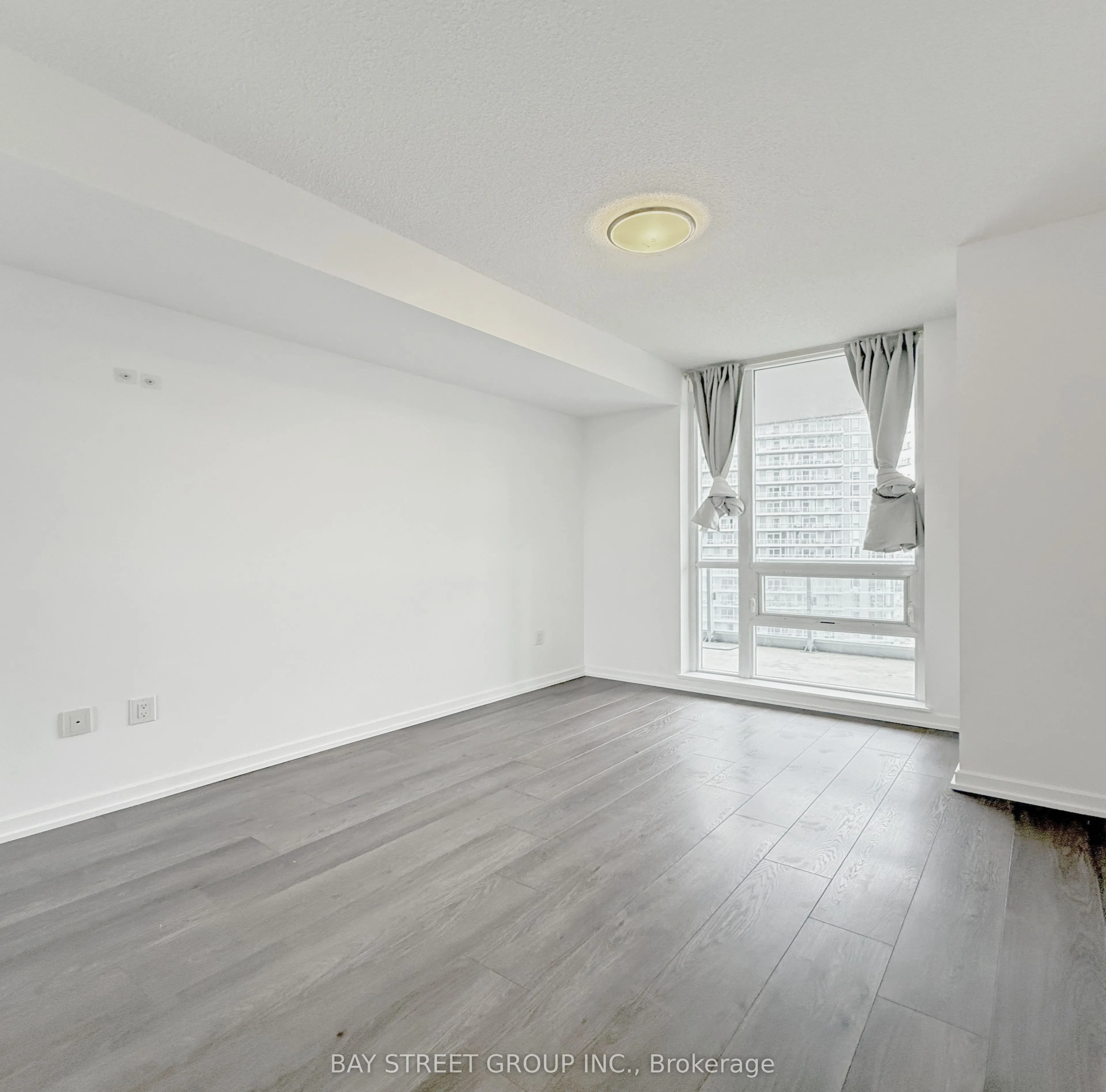 62 Forest Manor Road, #2401
