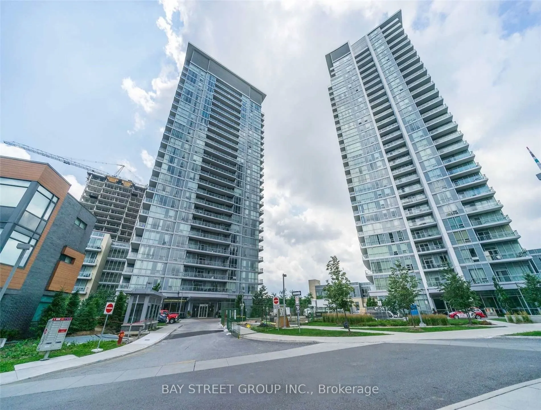 62 Forest Manor Road, #2401
