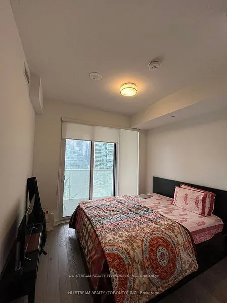 15 Queens Quay E, #2106
