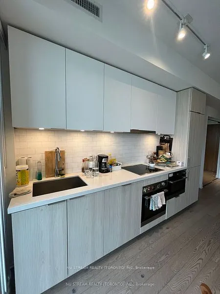 15 Queens Quay E, #2106
