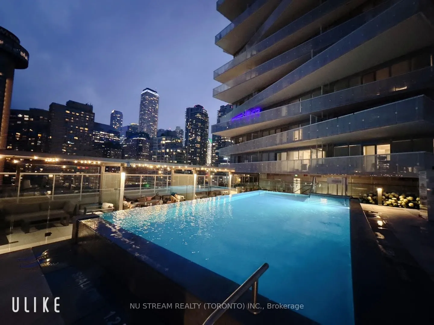 15 Queens Quay E, #2106