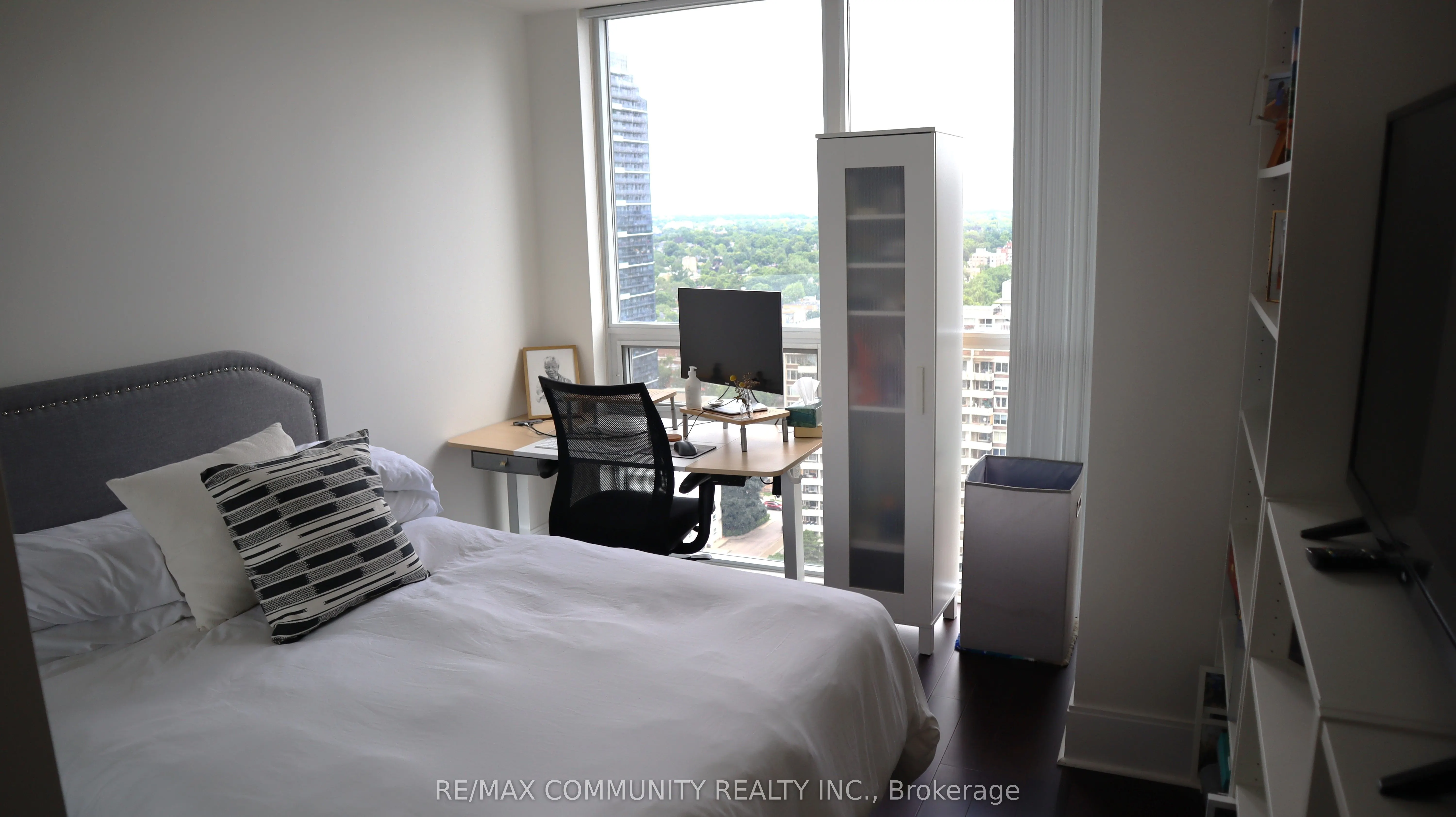25 Broadway Avenue, #1903