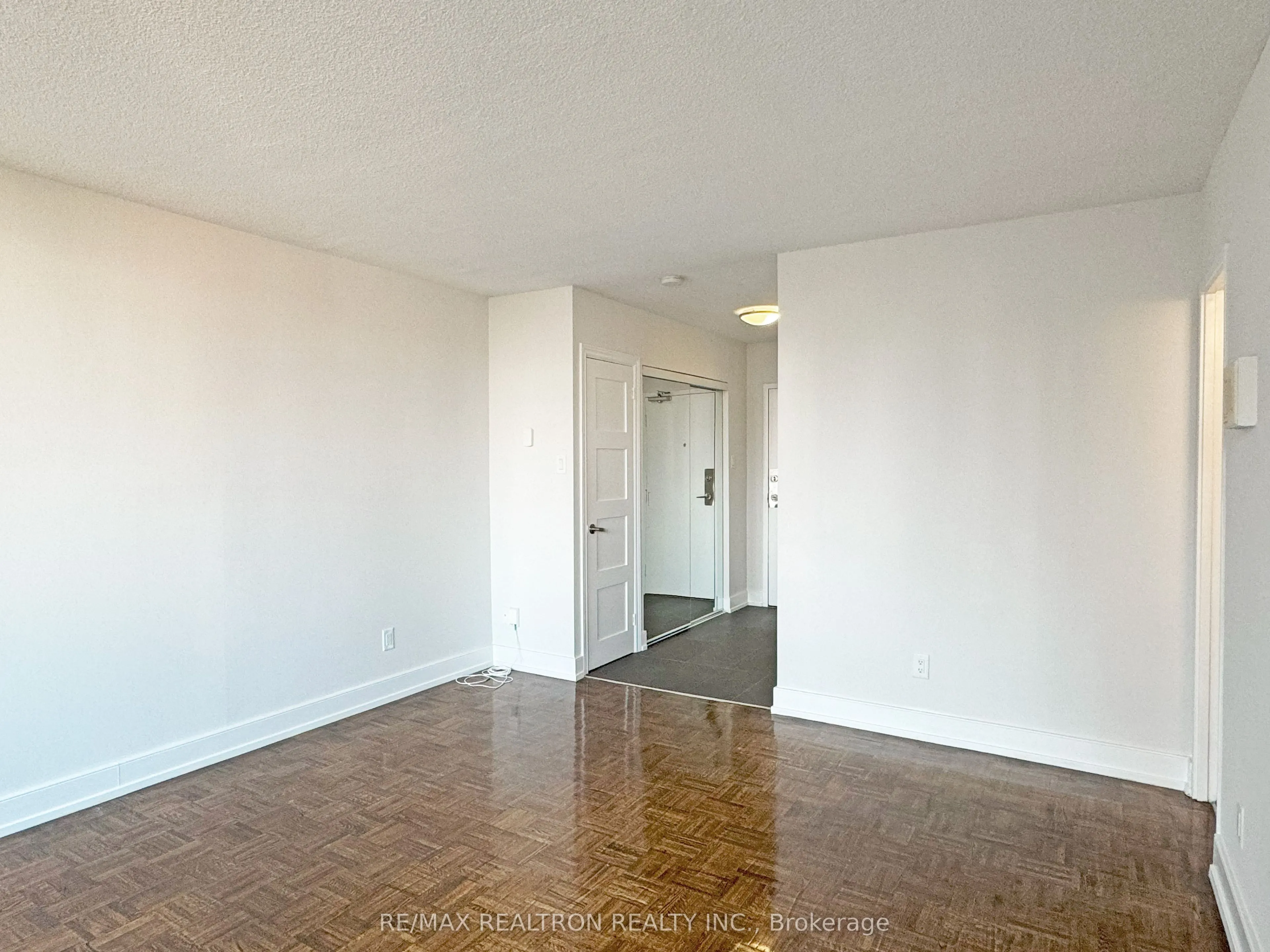 33 Isabella Street, #1215