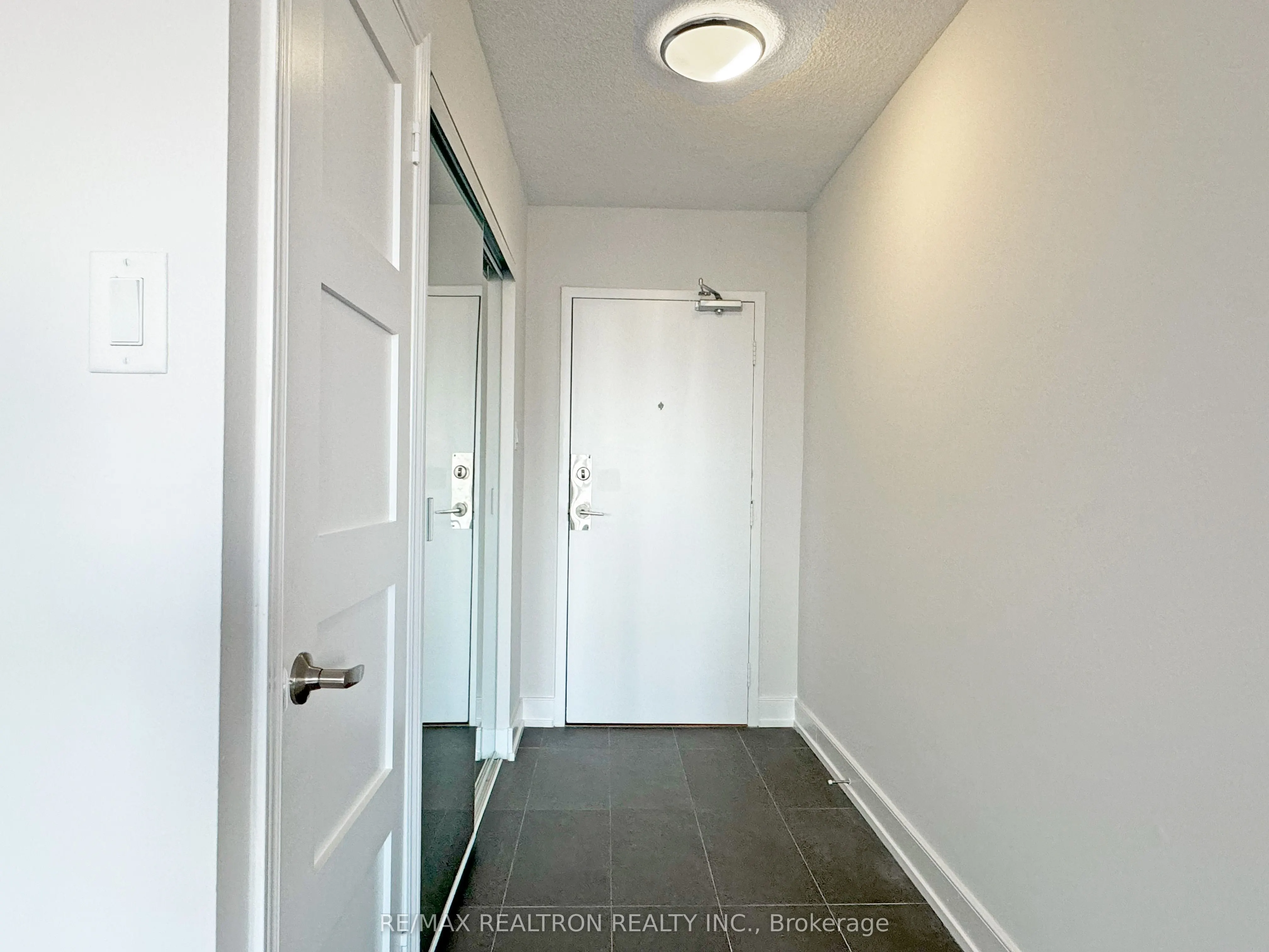 33 Isabella Street, #1215