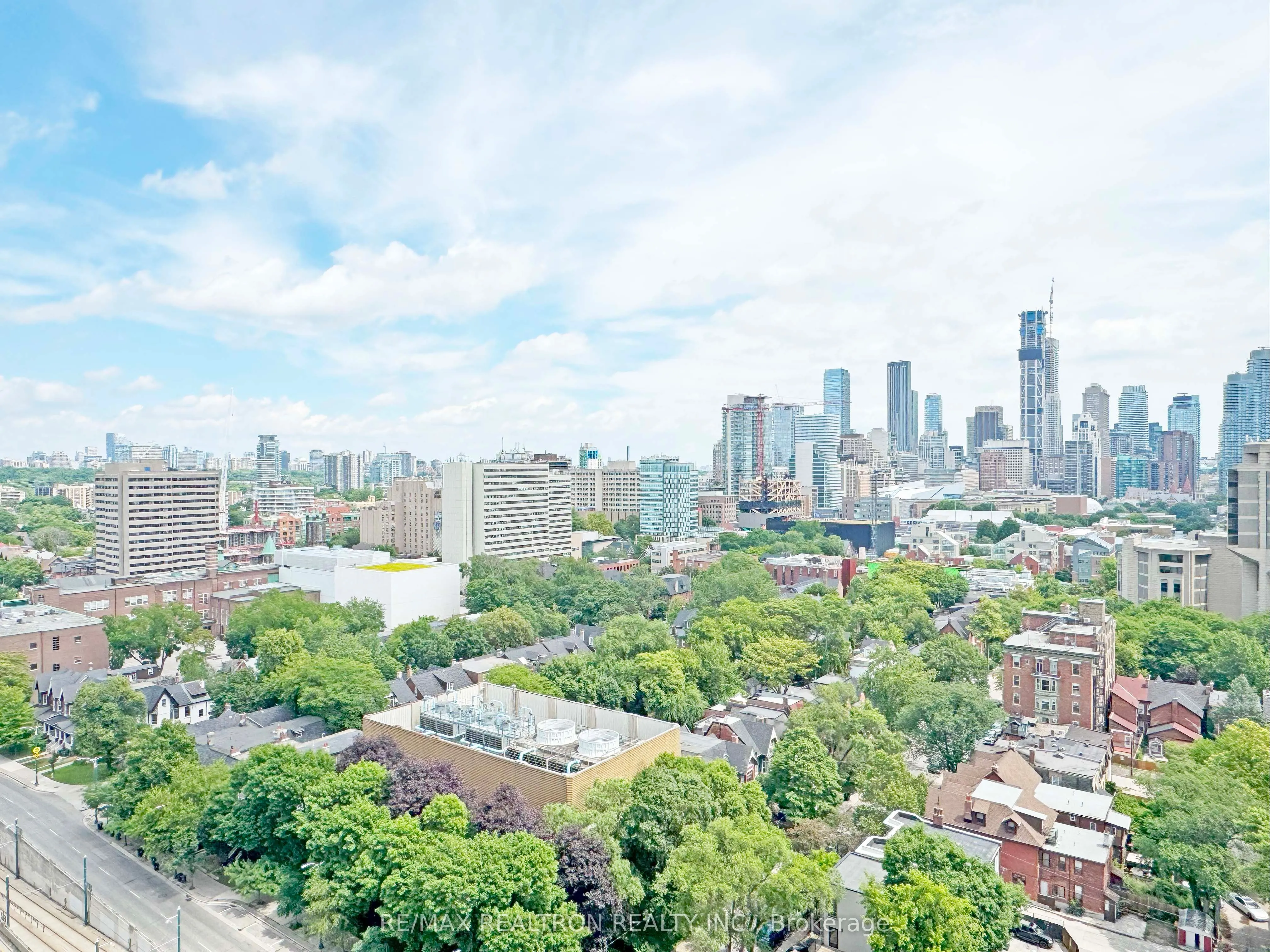 666 Spadina Avenue, #2404