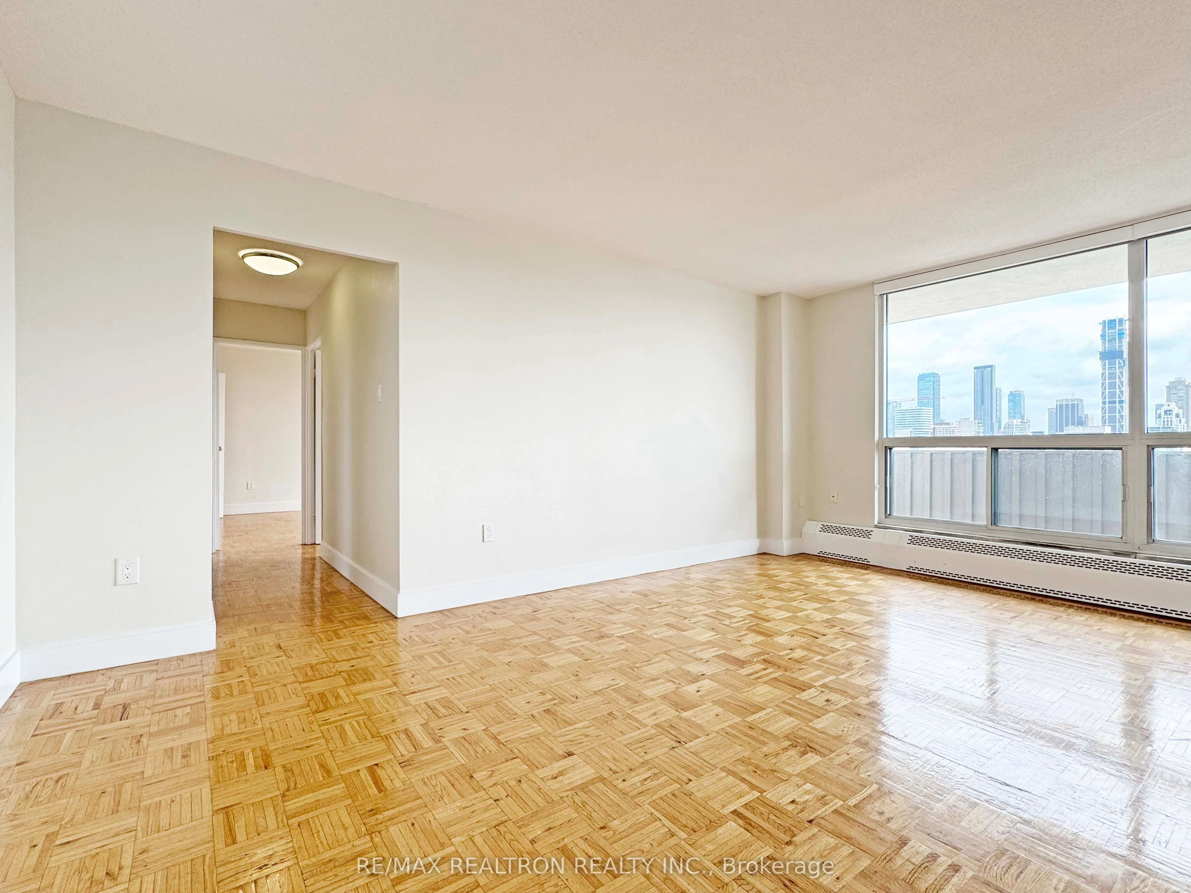 666 Spadina Avenue, #2404