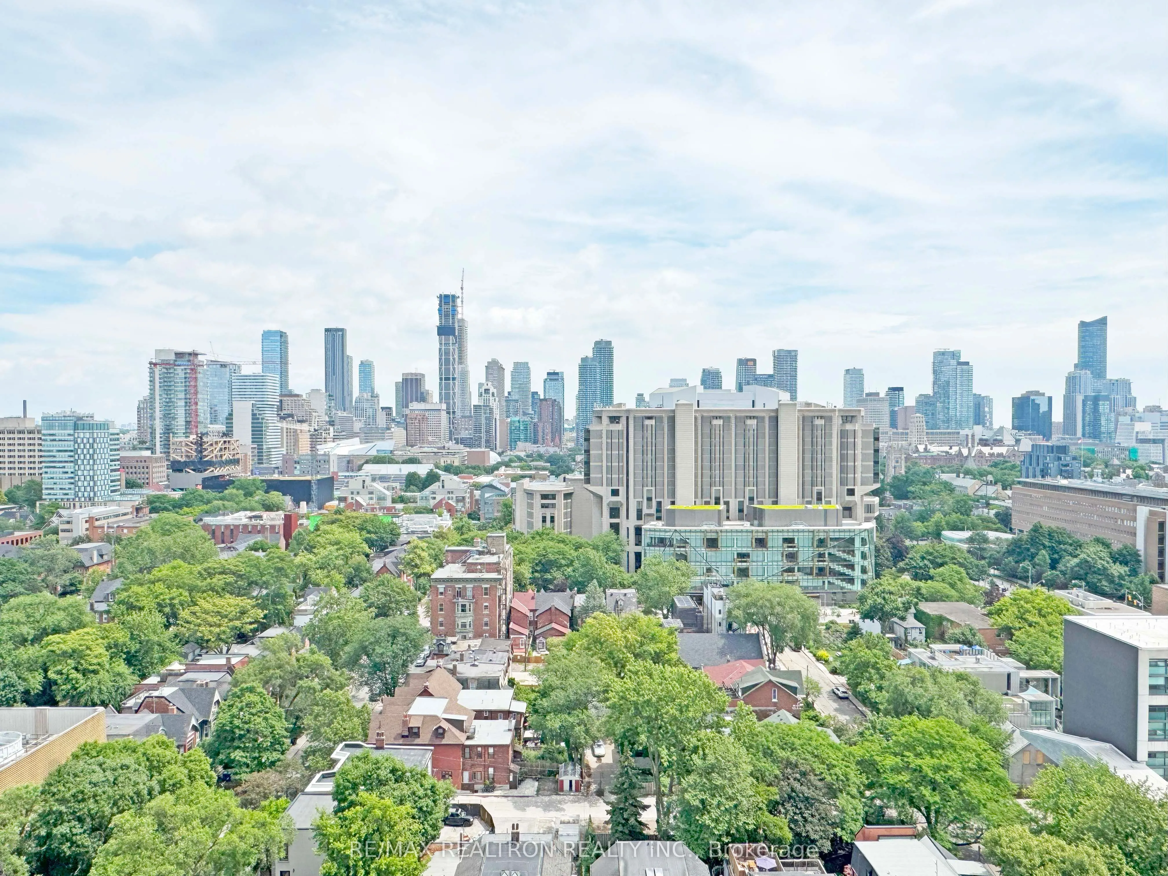 666 Spadina Avenue, #2404