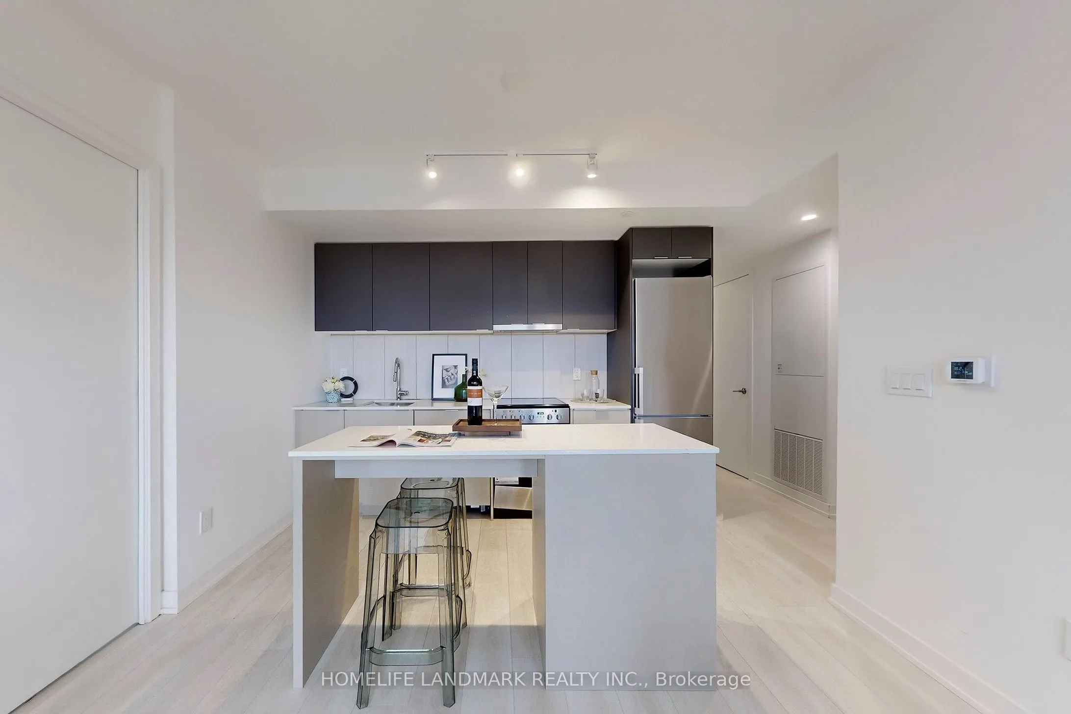 8 TIPPETT Road, #717