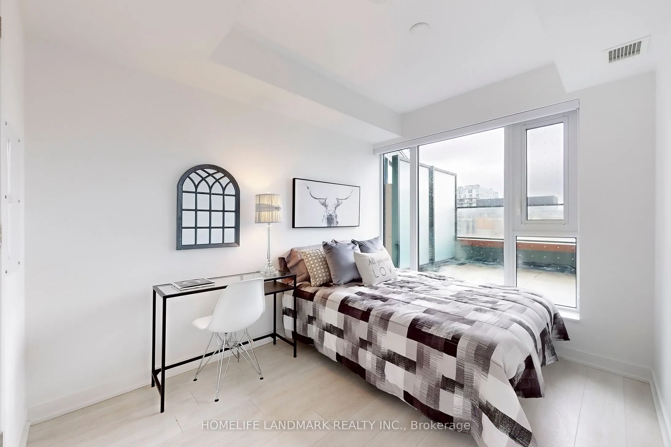 8 TIPPETT Road, #717