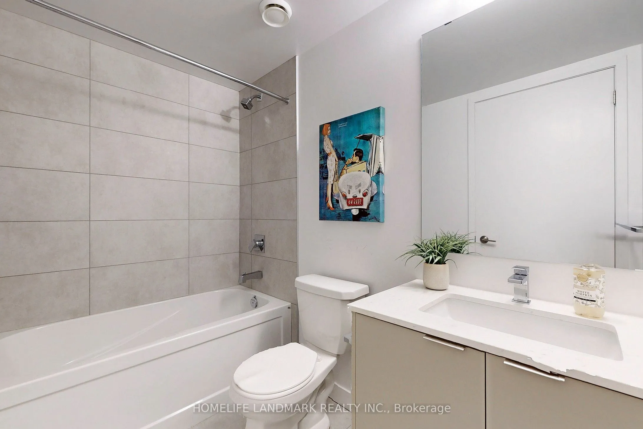 8 TIPPETT Road, #717