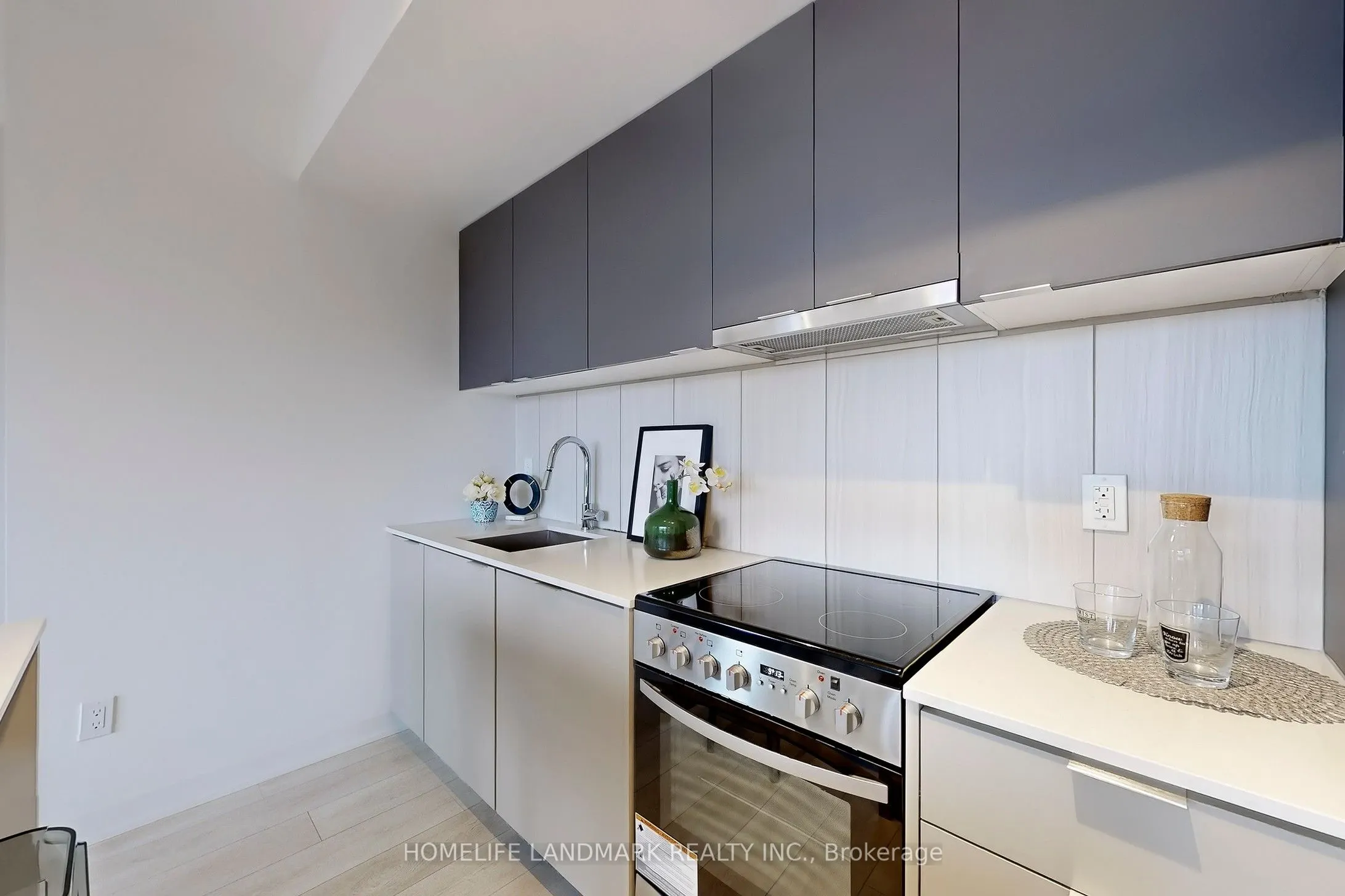 8 TIPPETT Road, #717