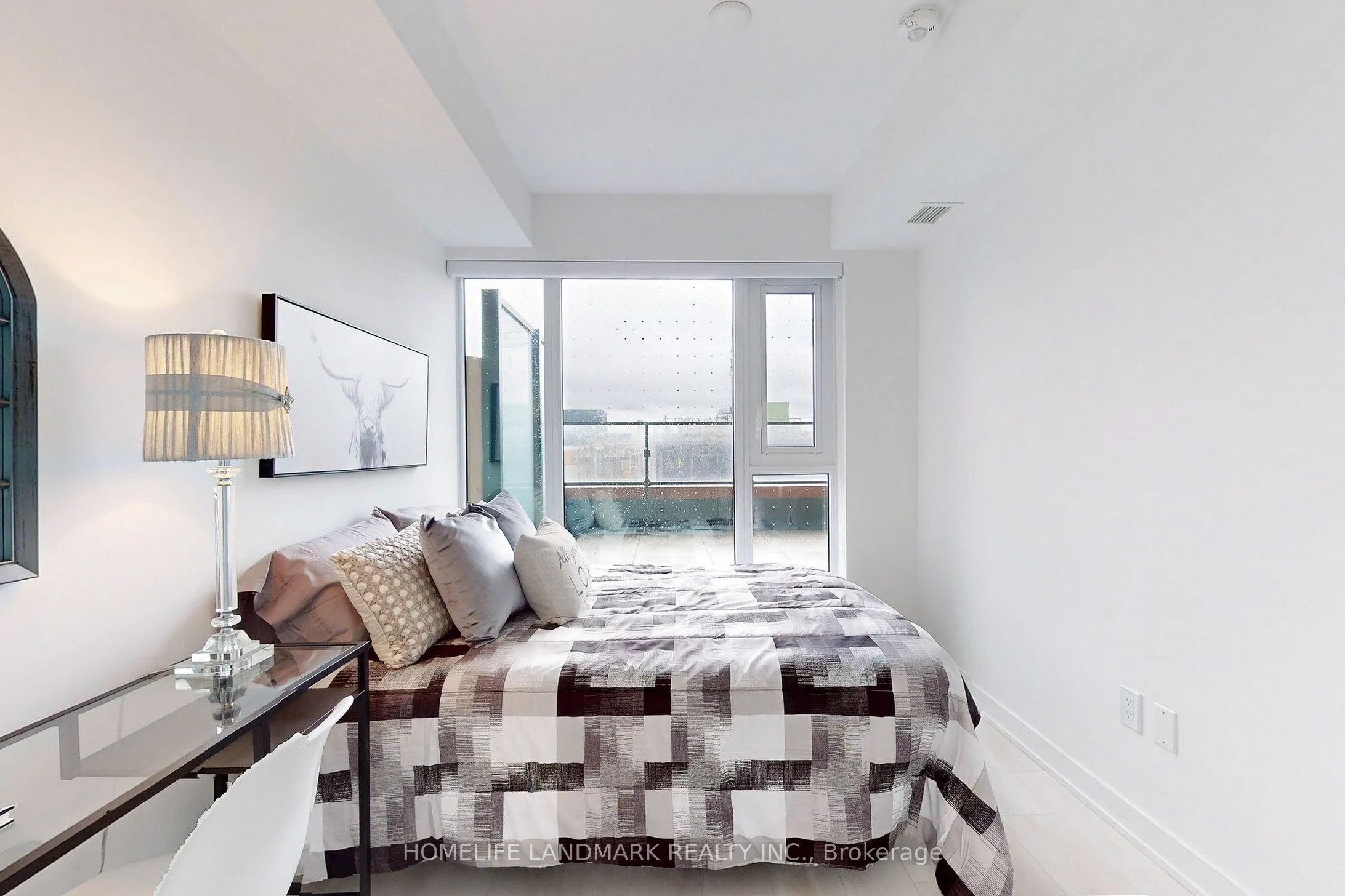 8 TIPPETT Road, #717