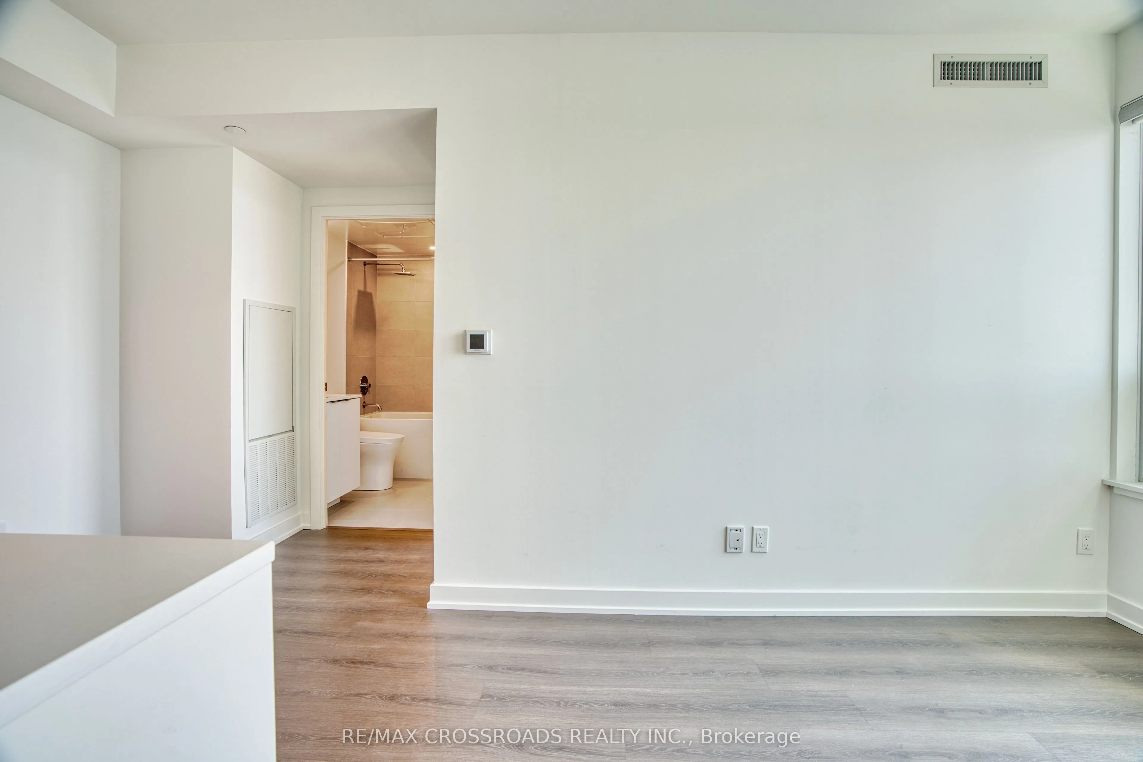 8 Wellesley Street W, #5701