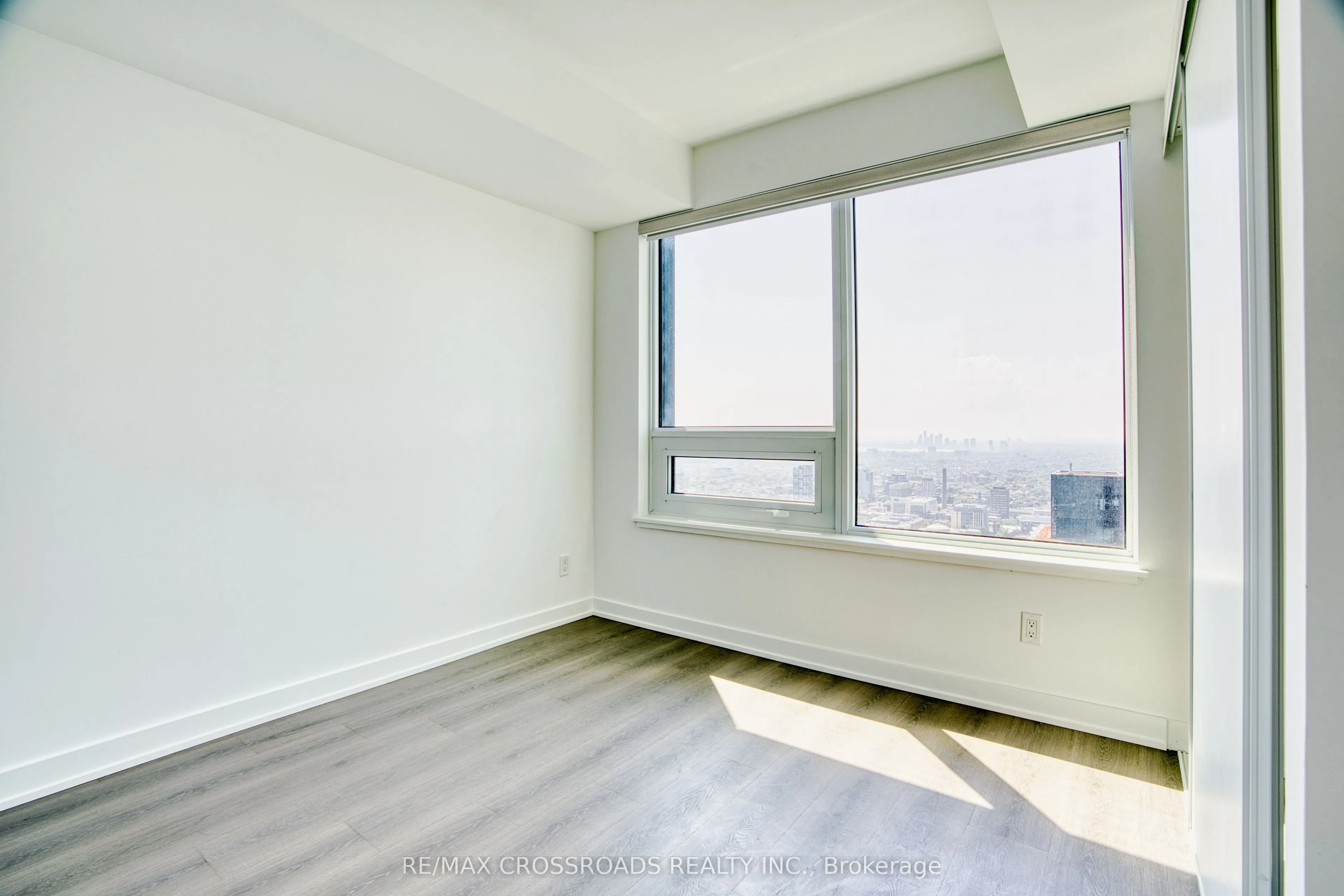 8 Wellesley Street W, #5701