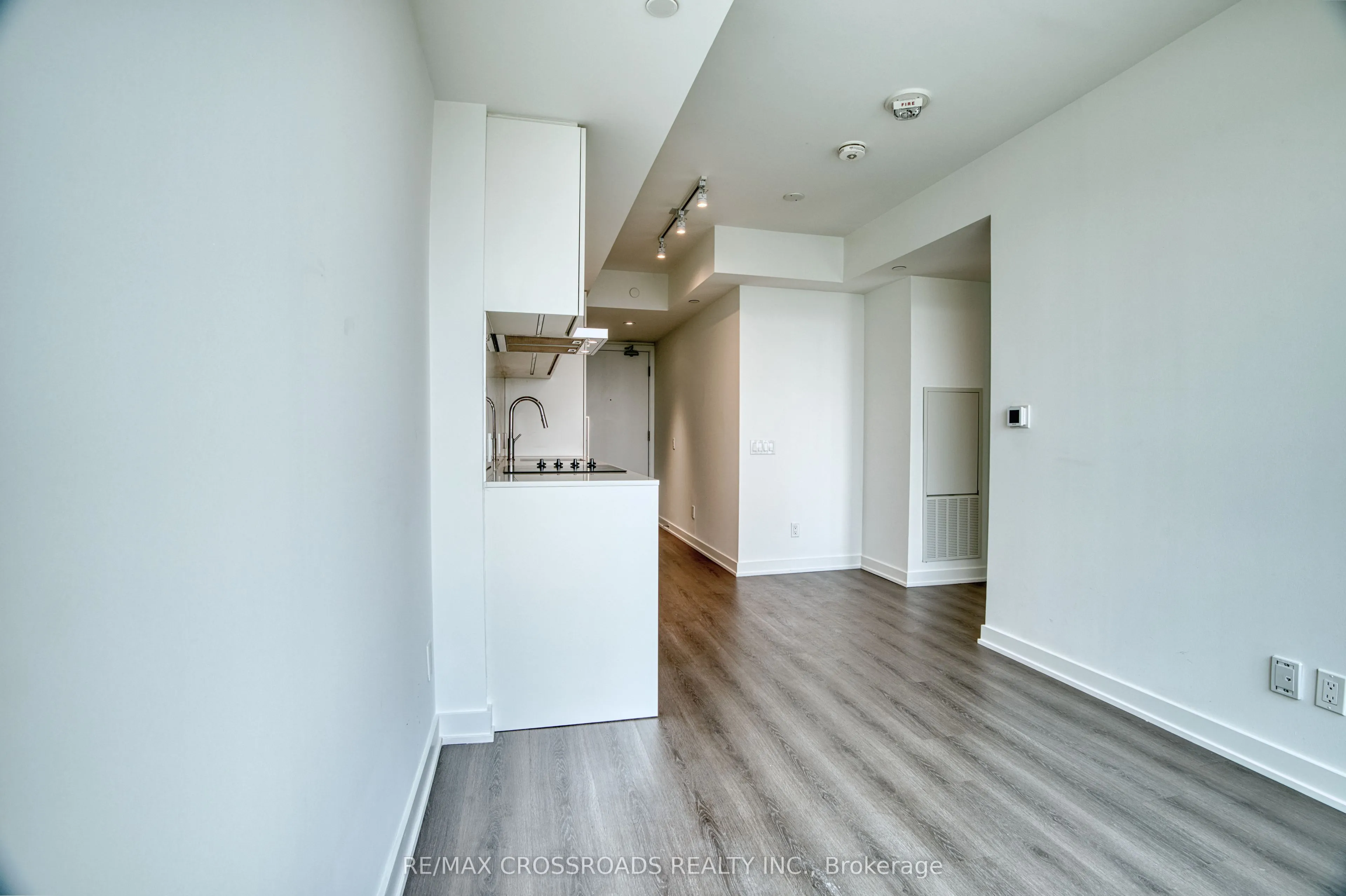 8 Wellesley Street W, #5701