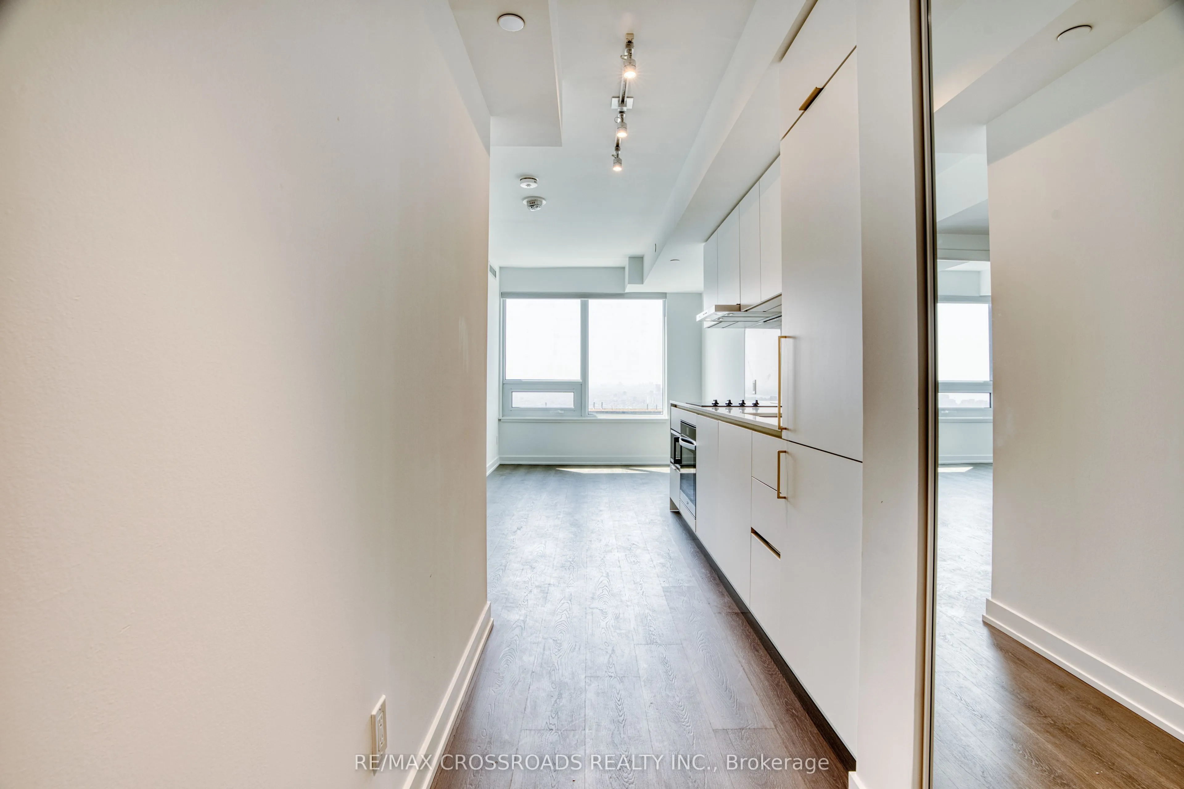 8 Wellesley Street W, #5701