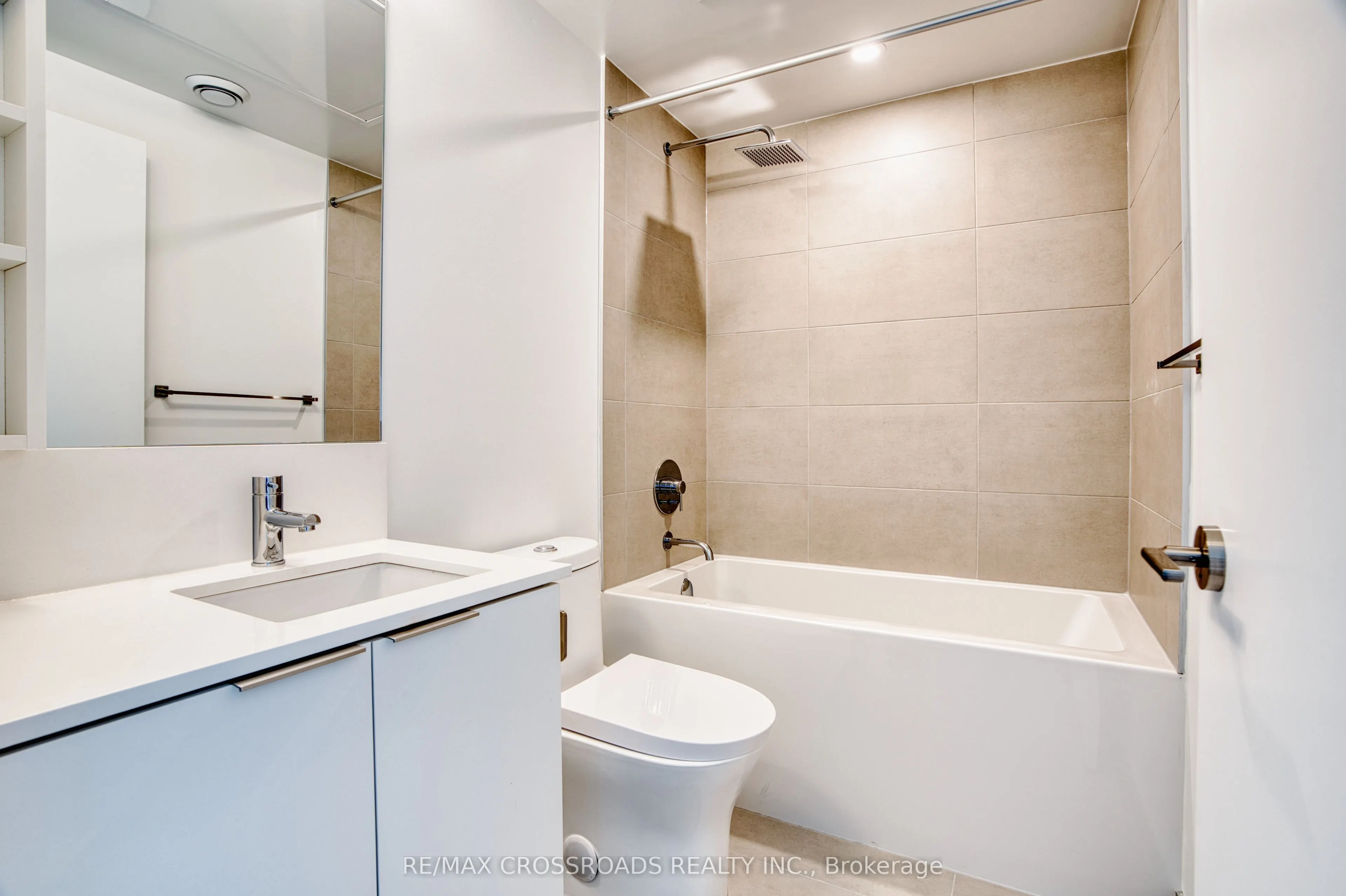8 Wellesley Street W, #5701