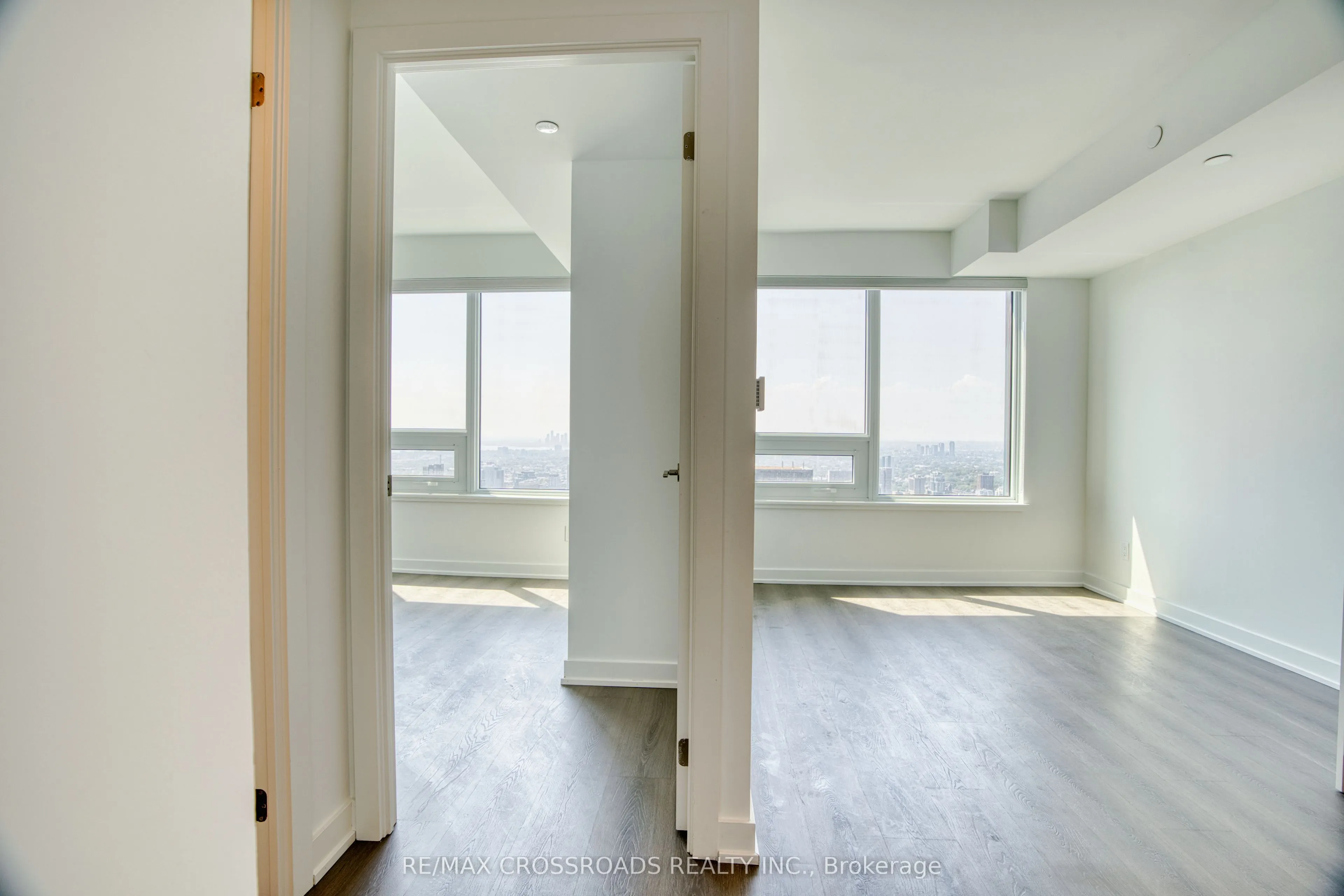 8 Wellesley Street W, #5701