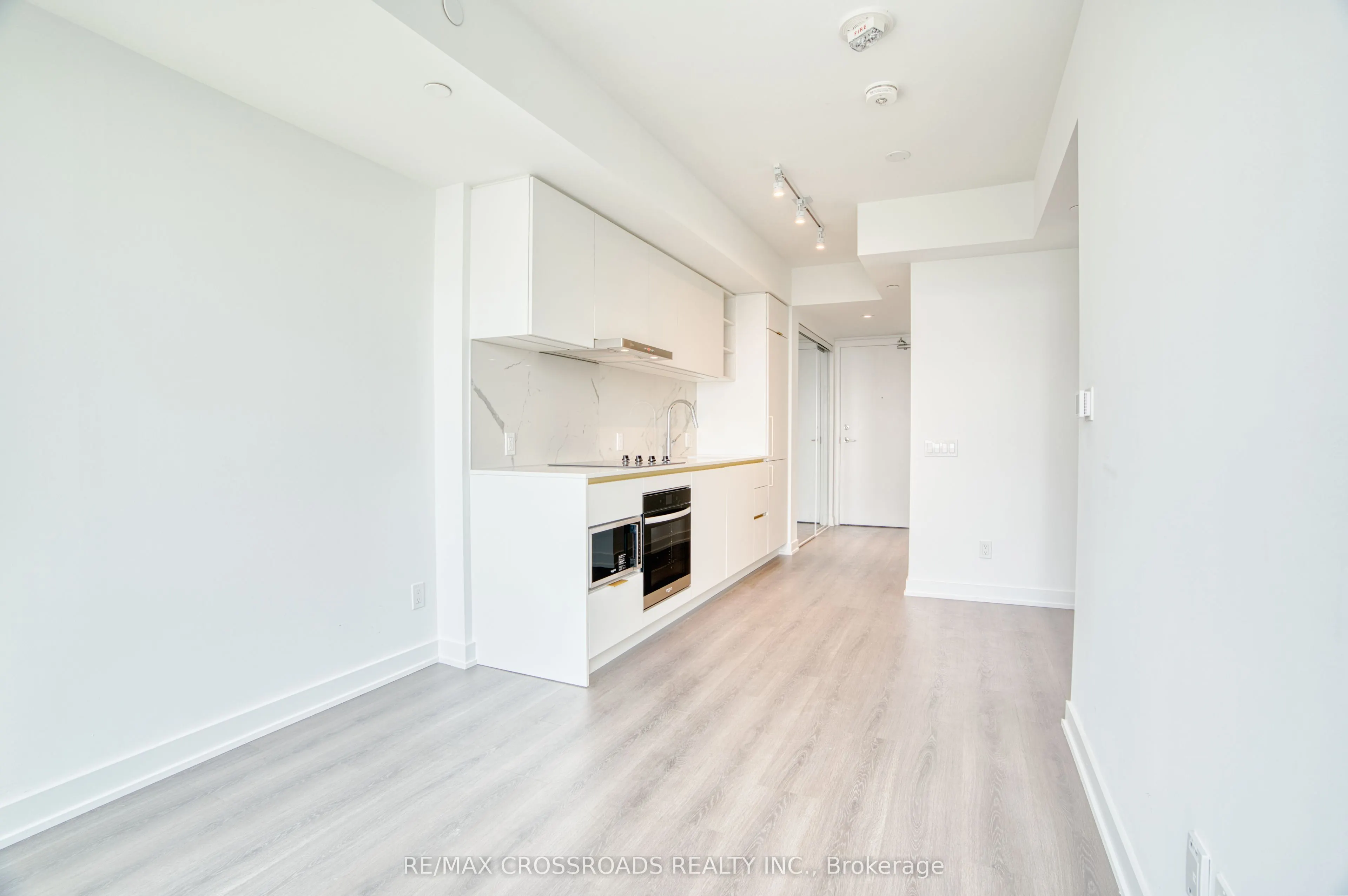 8 Wellesley Street W, #5701