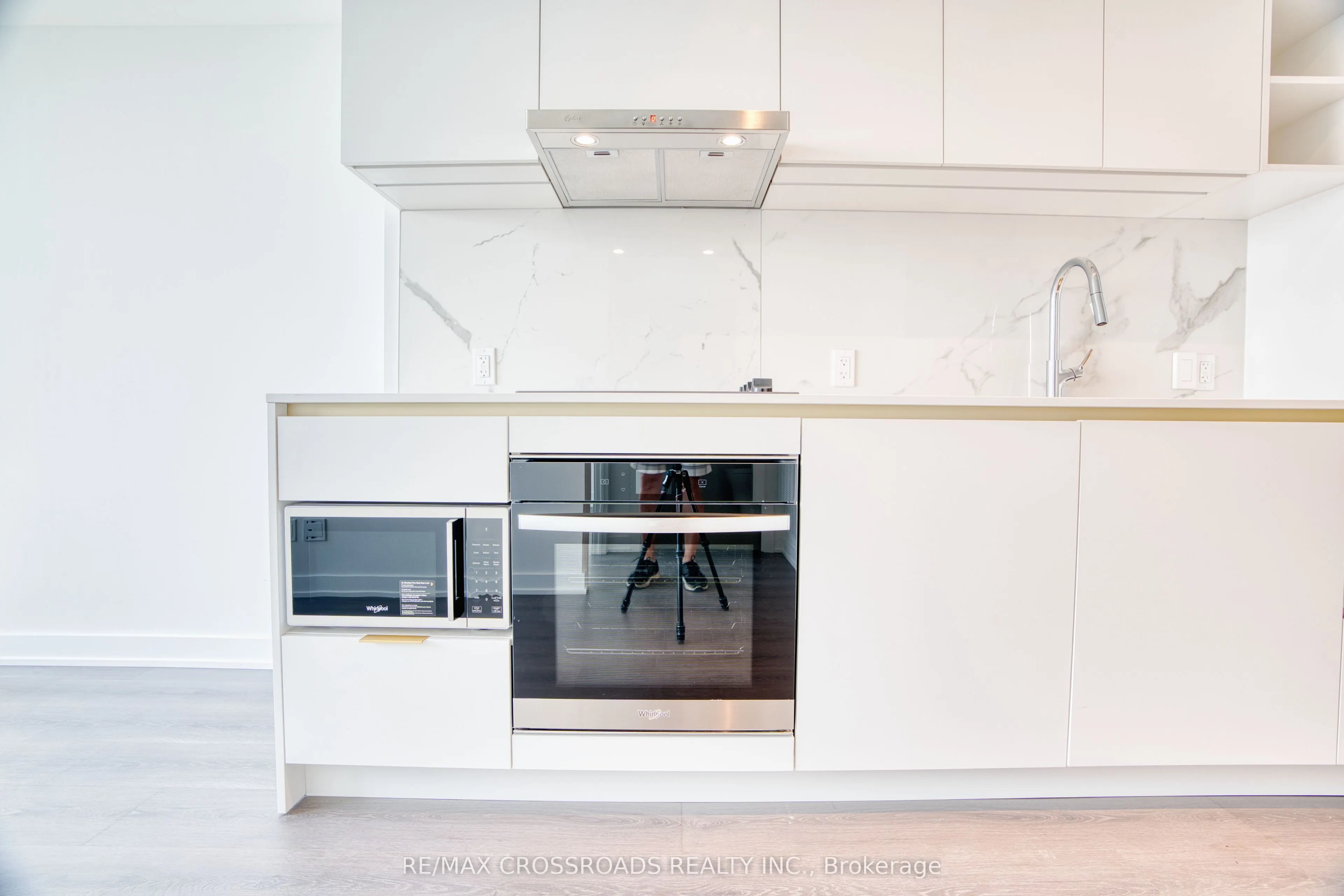 8 Wellesley Street W, #5701