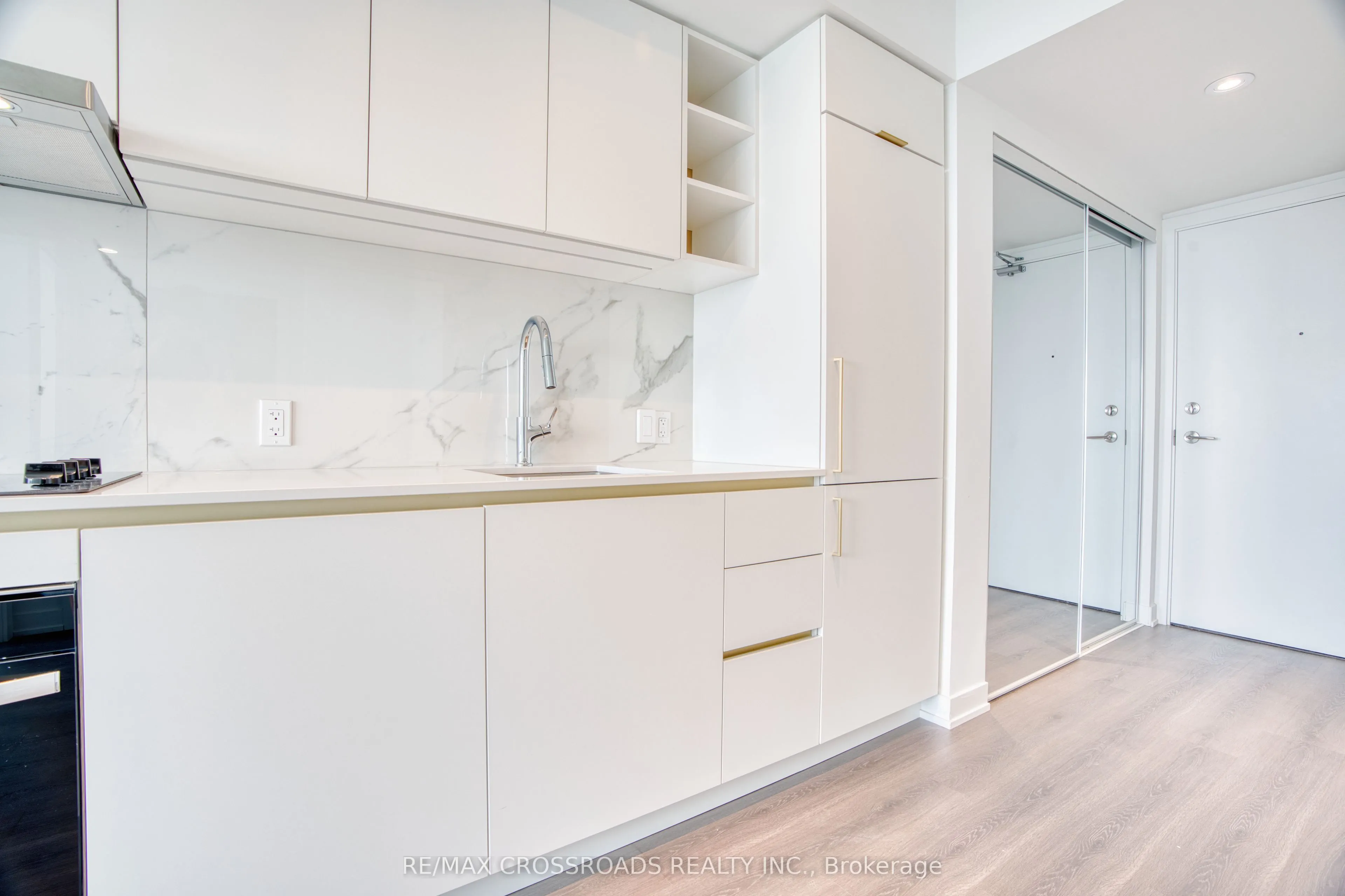 8 Wellesley Street W, #5701