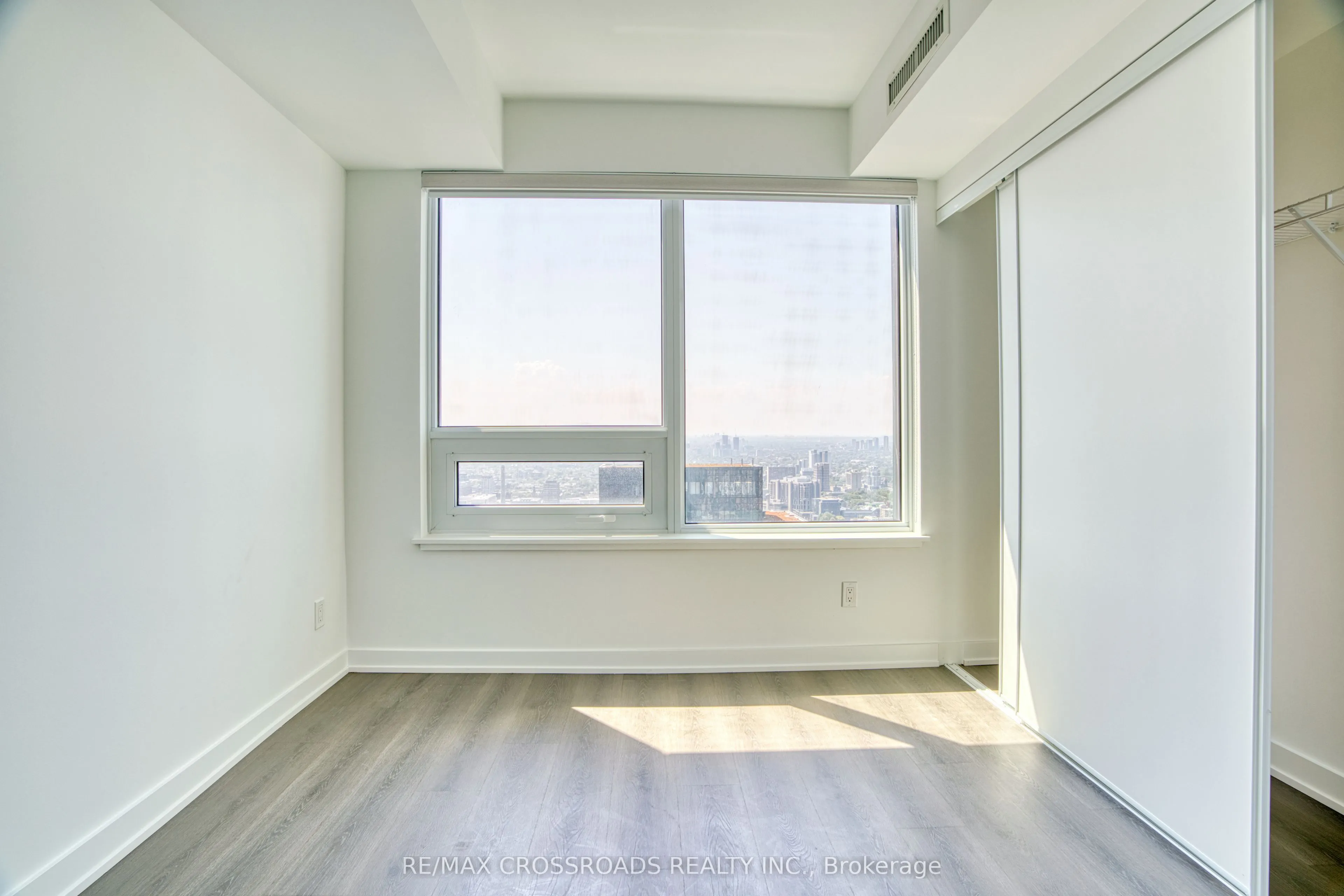 8 Wellesley Street W, #5701