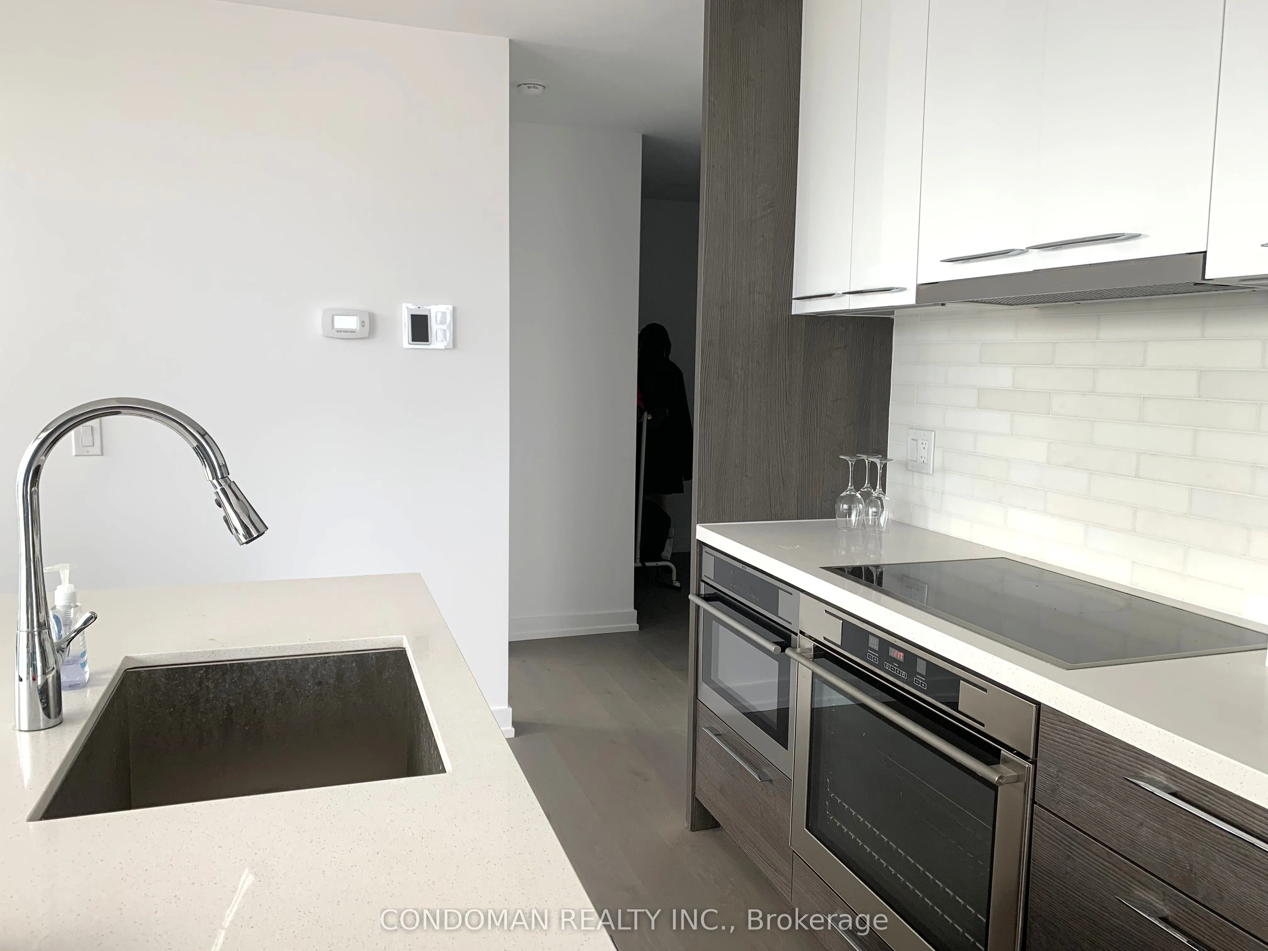 488 University Avenue, #2607