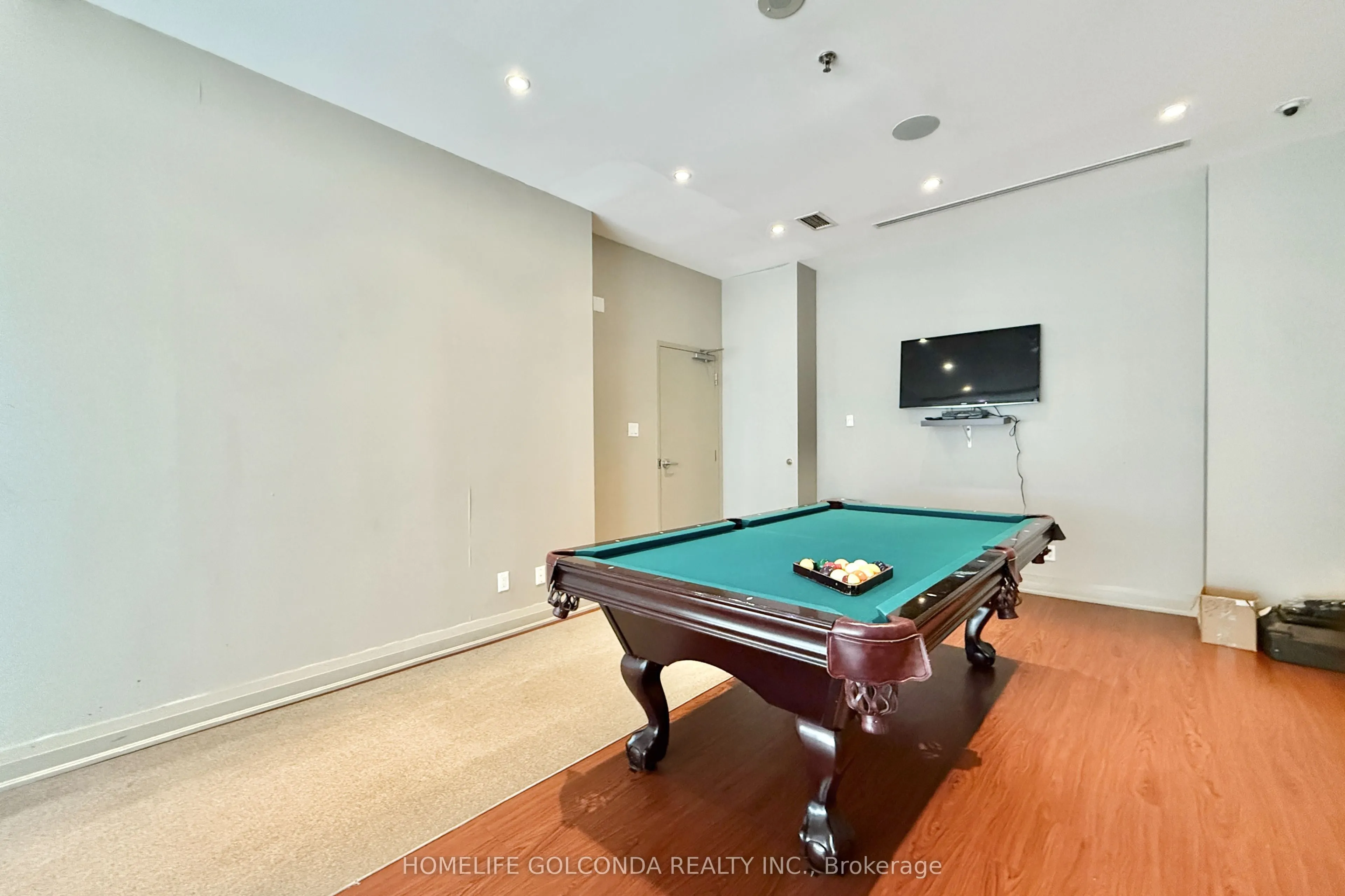 300 Bloor Street E, #2808