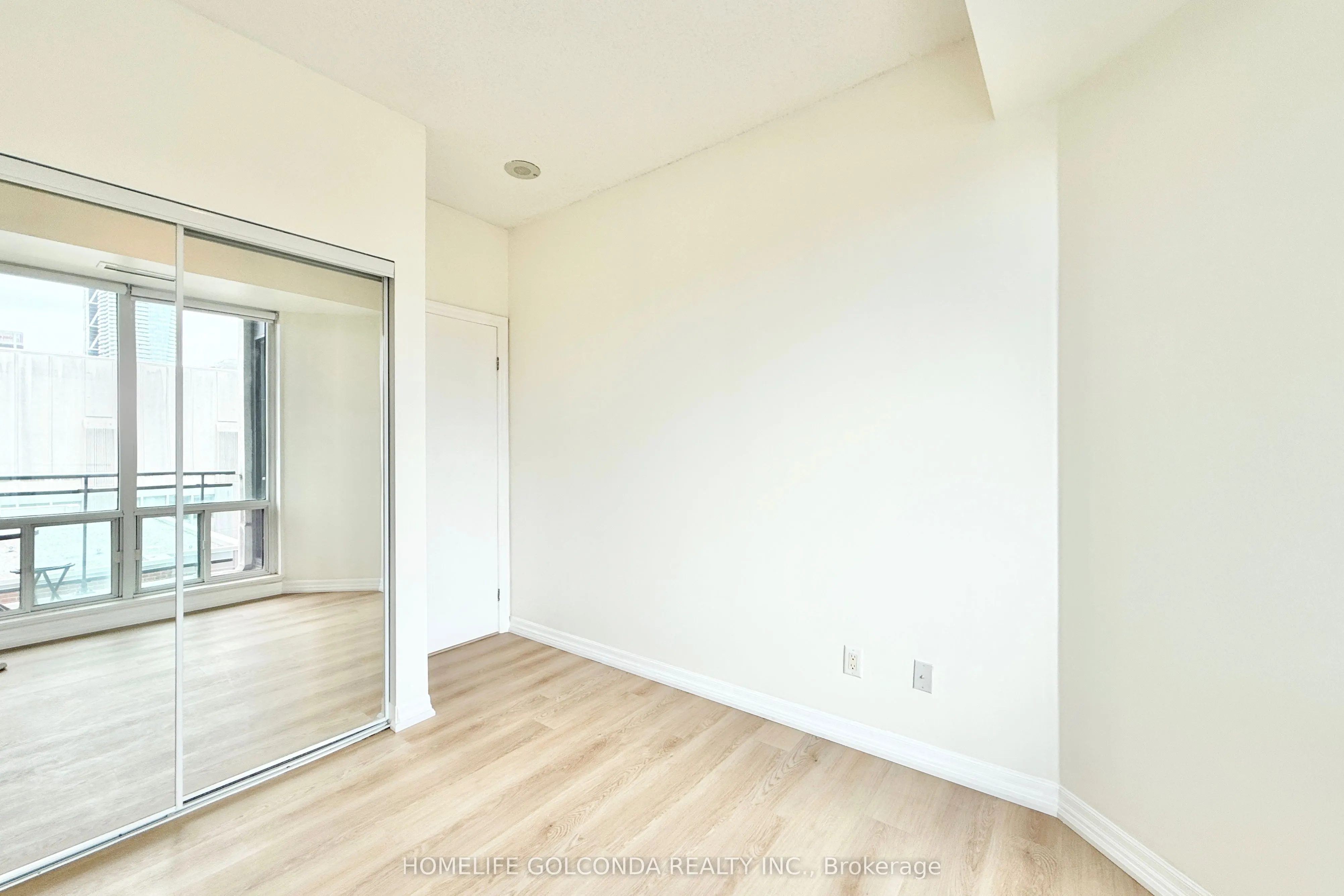 300 Bloor Street E, #2808