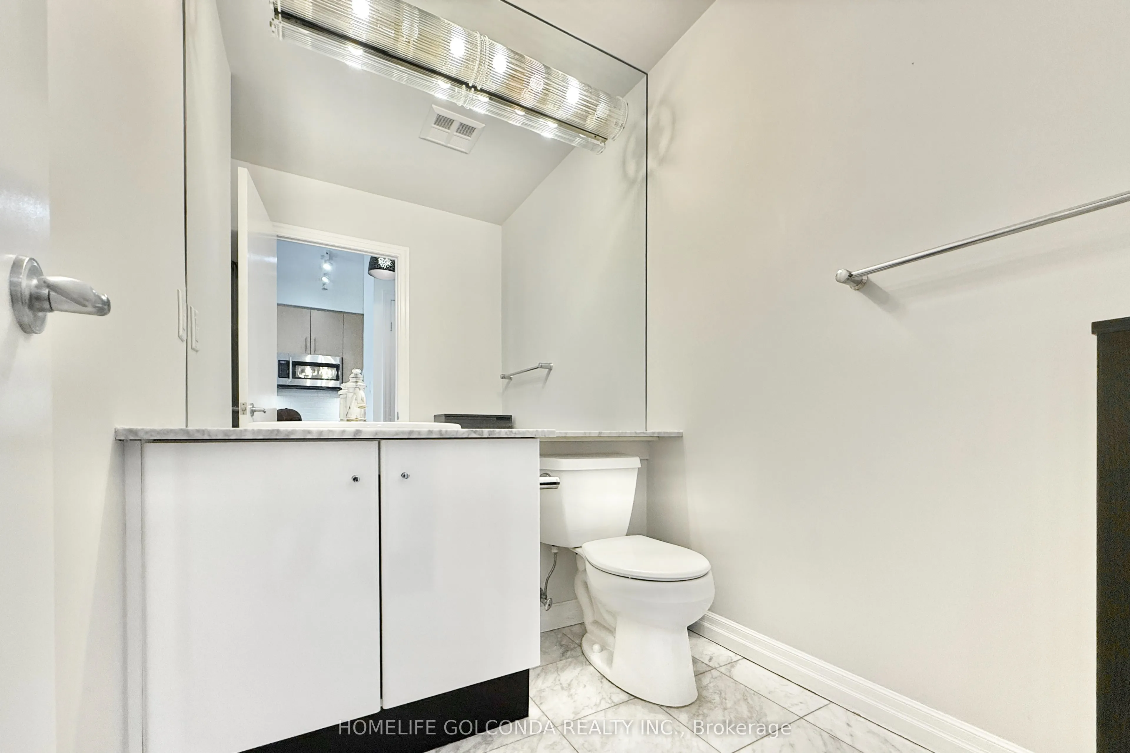 300 Bloor Street E, #2808